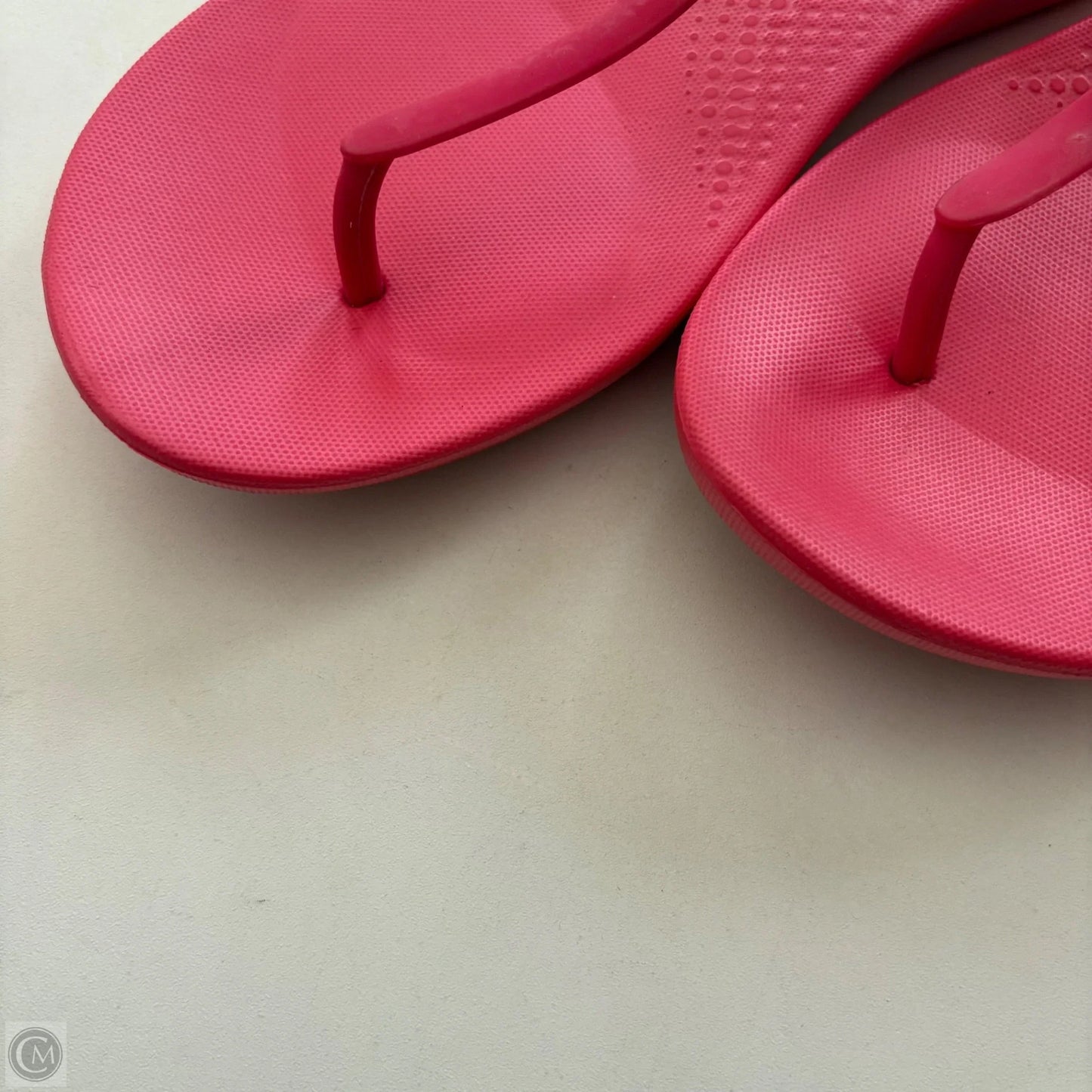 Sandals Flats By Fitflop In Pink, Size: 8