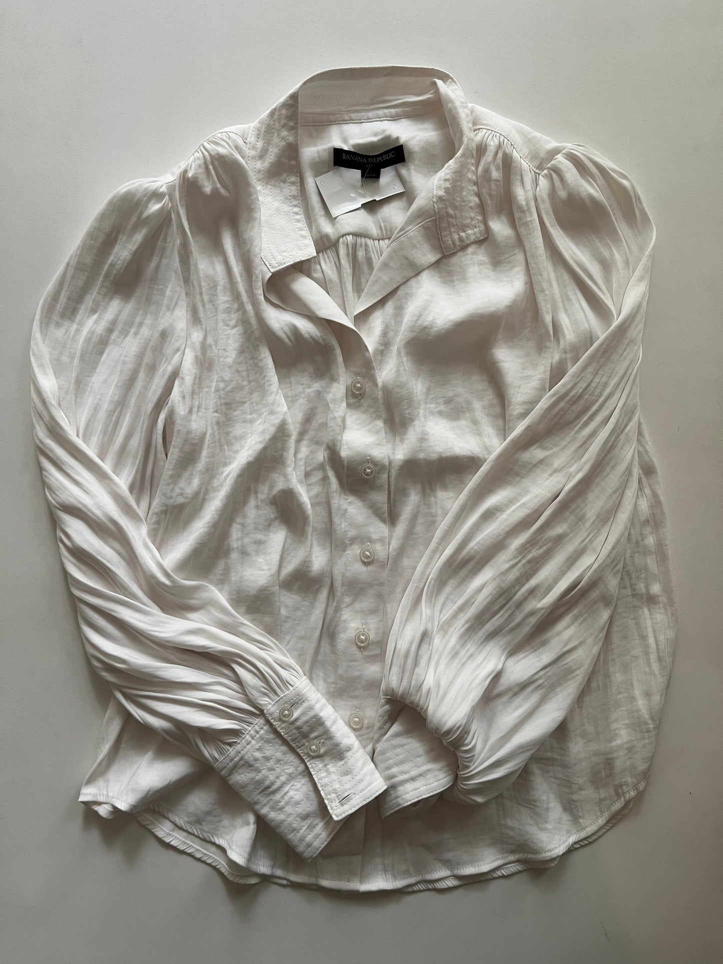 White Top Long Sleeve Banana Republic O, Size Xs