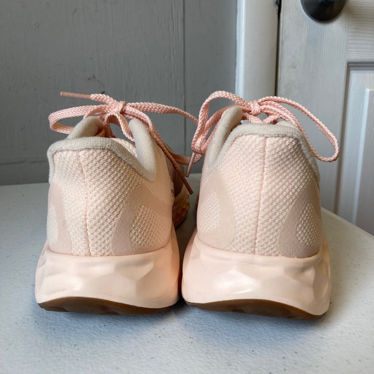 Shoes Athletic By New Balance In Peach, Size:8.5