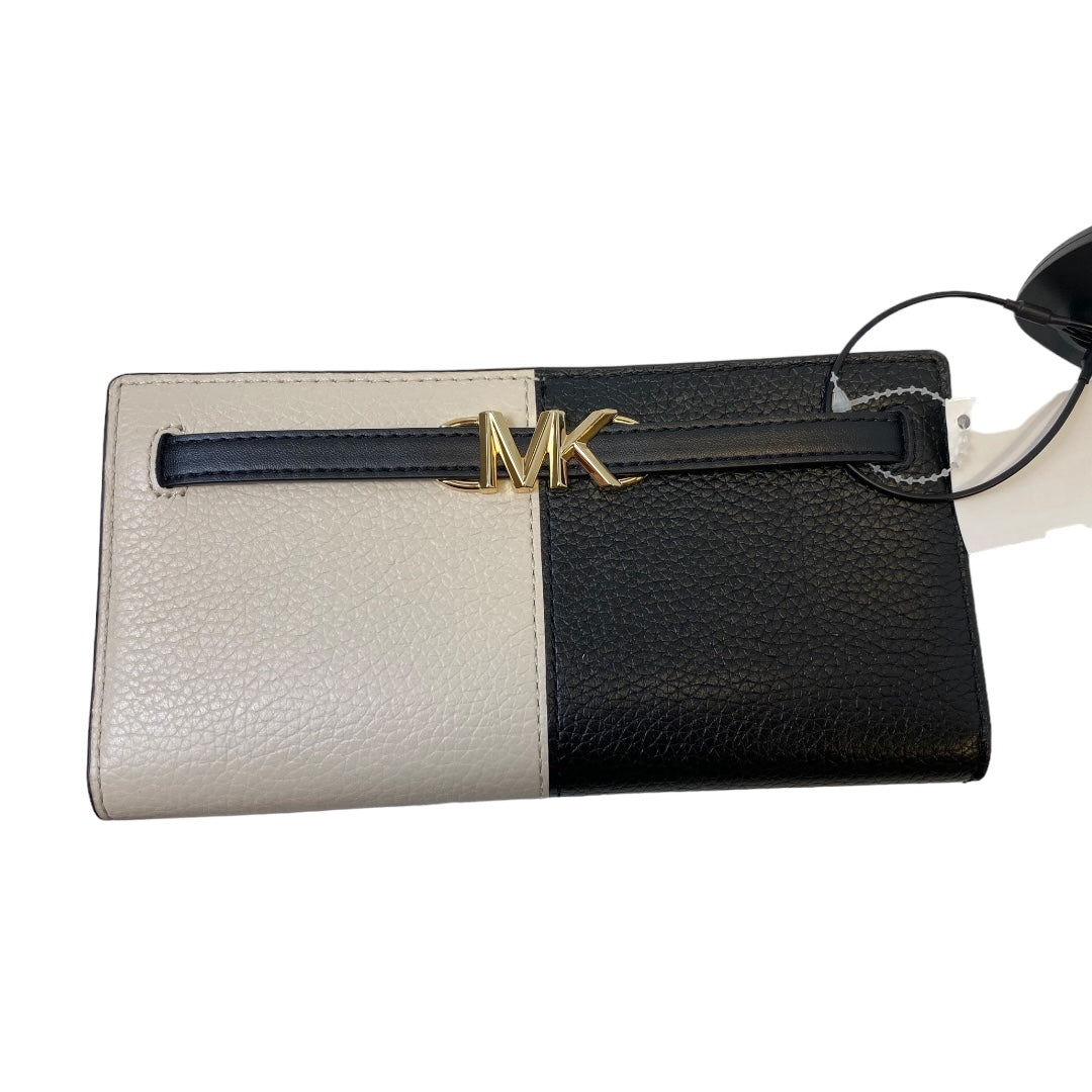 Wallet Designer By Michael Kors  Size: Large