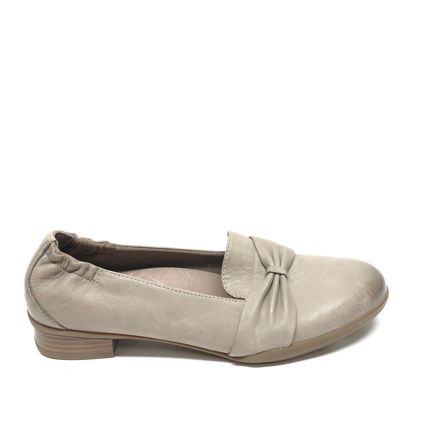 Shoes Flats By Dansko In Taupe, Size: 8.5