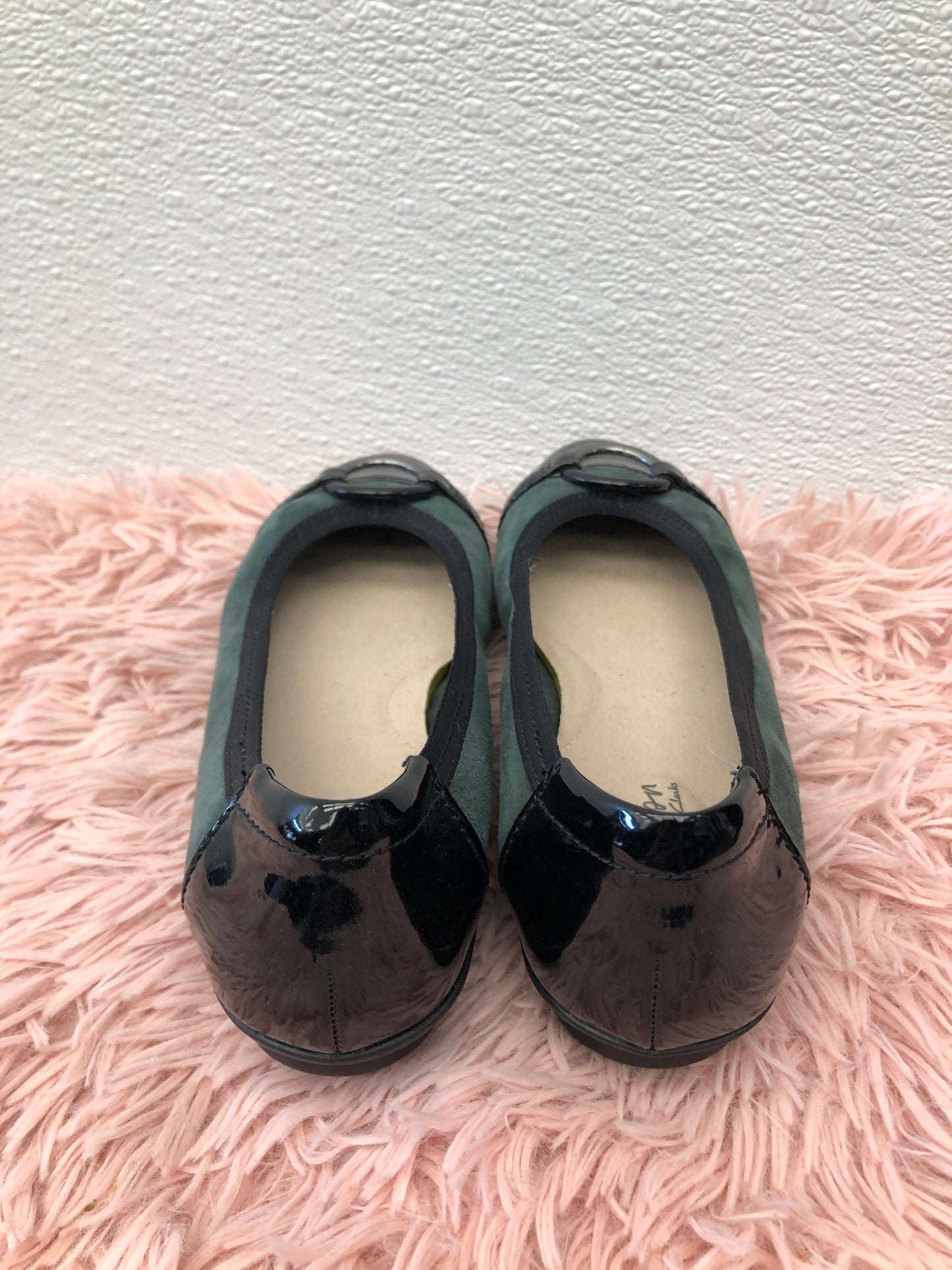 Green Shoes Flats Ballet Clarks, Size 6