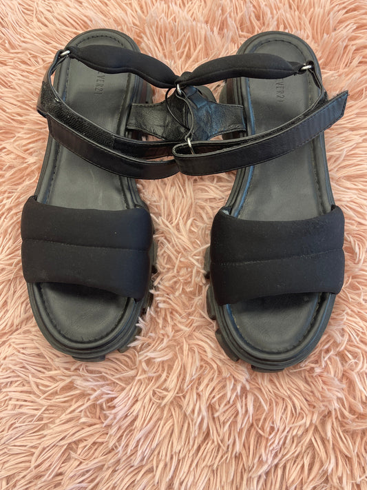 Black Sandals Flats Forever 21, Size 10