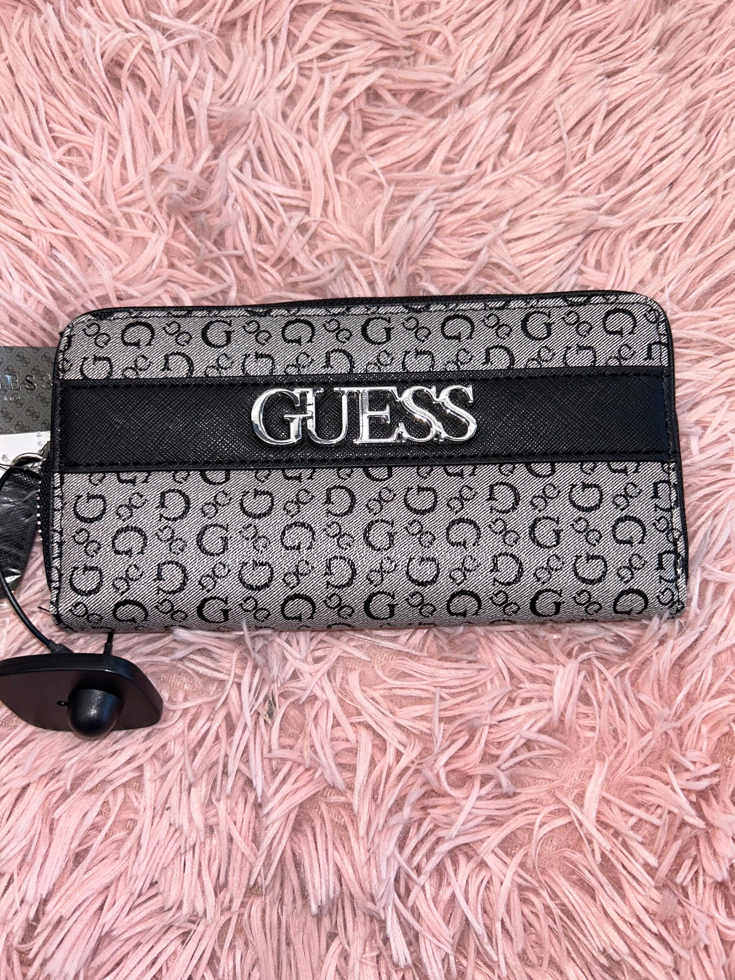 Wallet Guess, Size Large