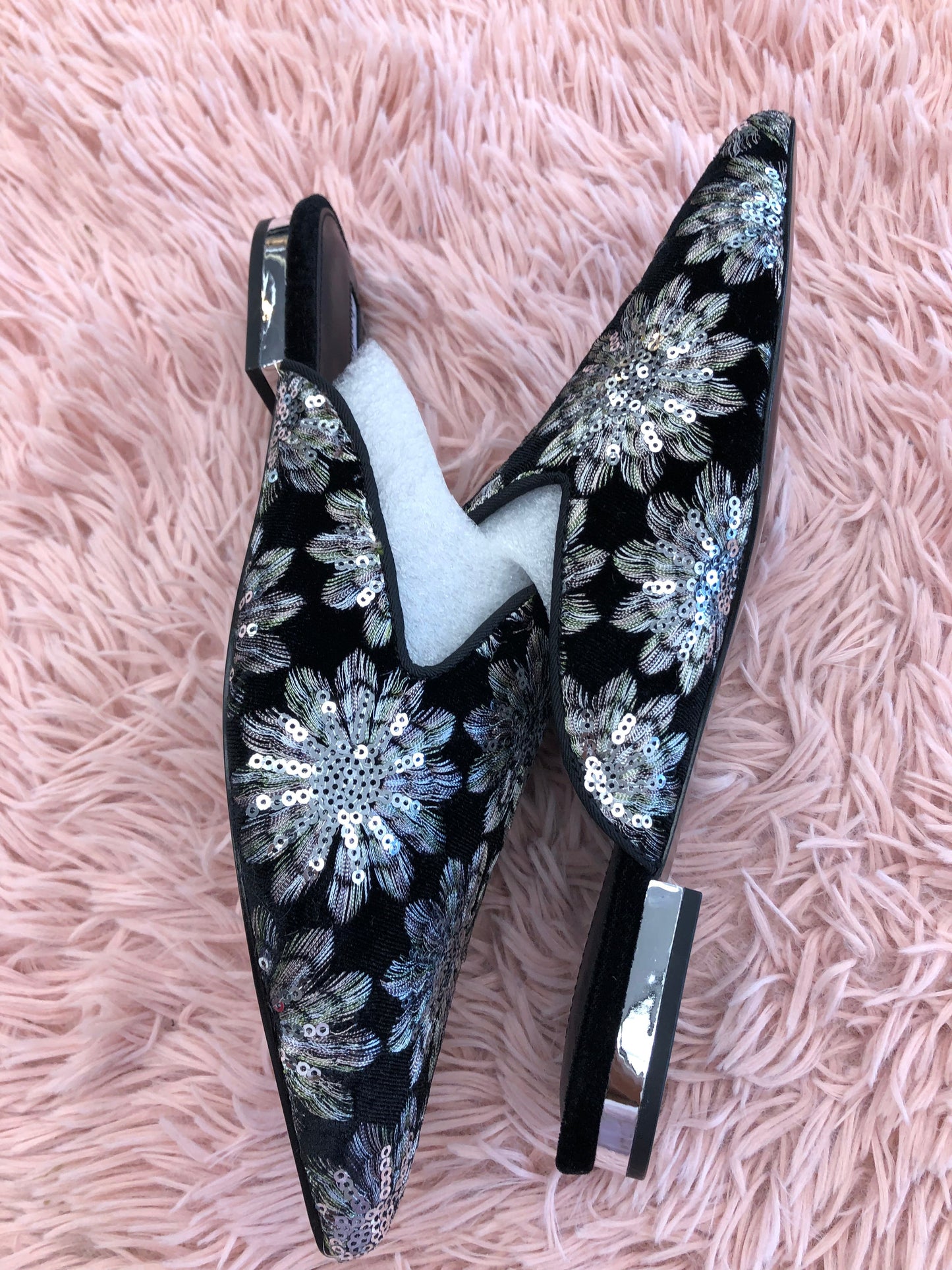 Silver Sandals Flats Charles David, Size 8