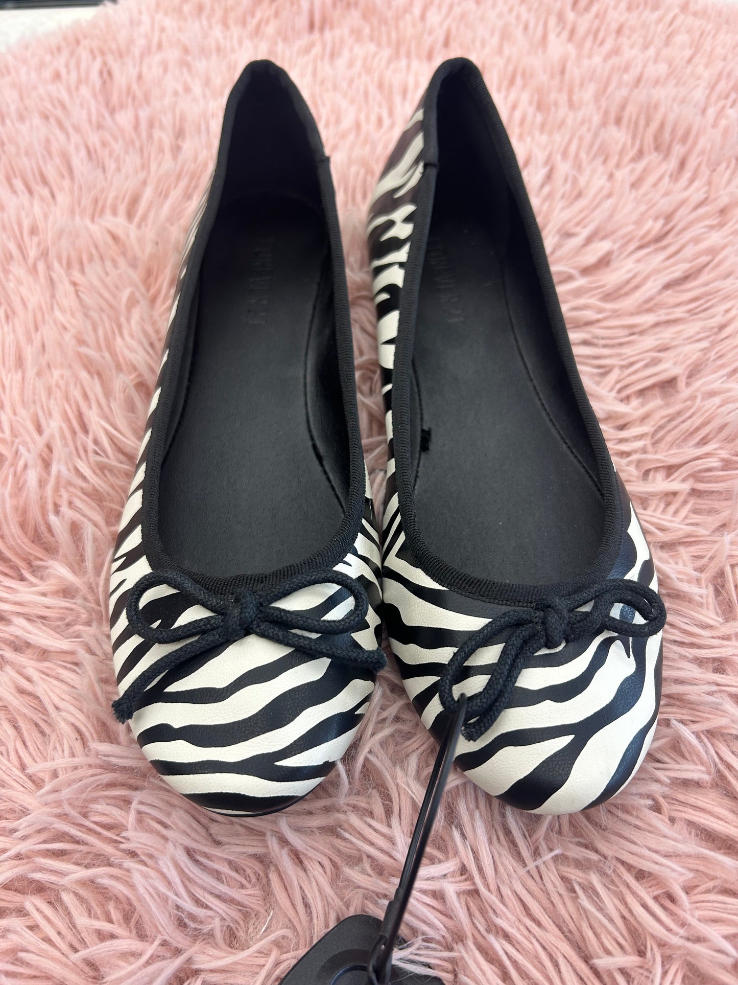 Shoes Flats Ballet By Forever 21 In Zebra Print, Size: 9