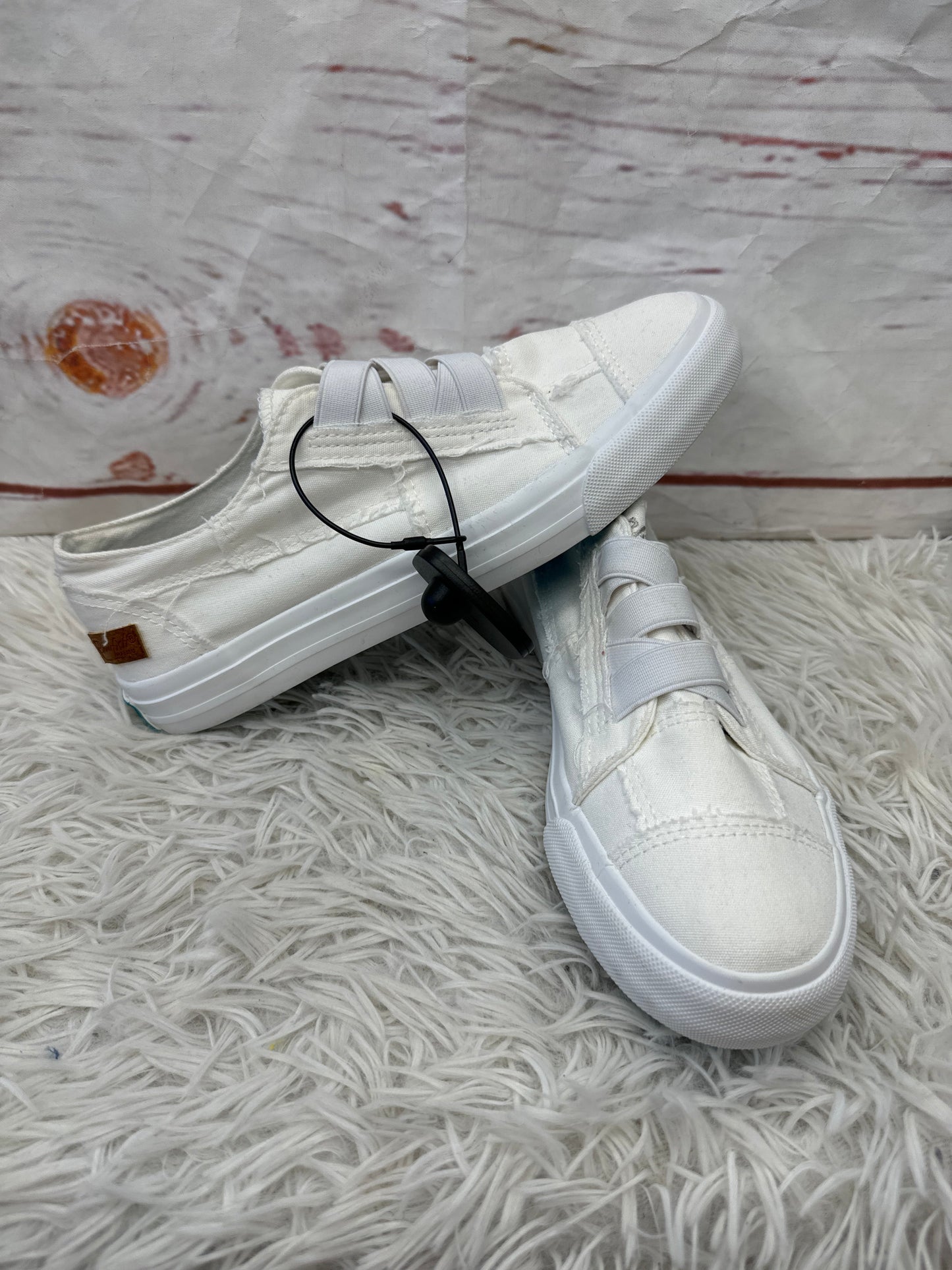 Shoes Sneakers By Blowfish In White, Size: 8