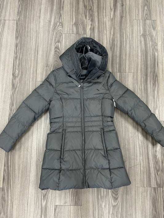 Coat Puffer & Quilted By Tahari In Grey, Size: M