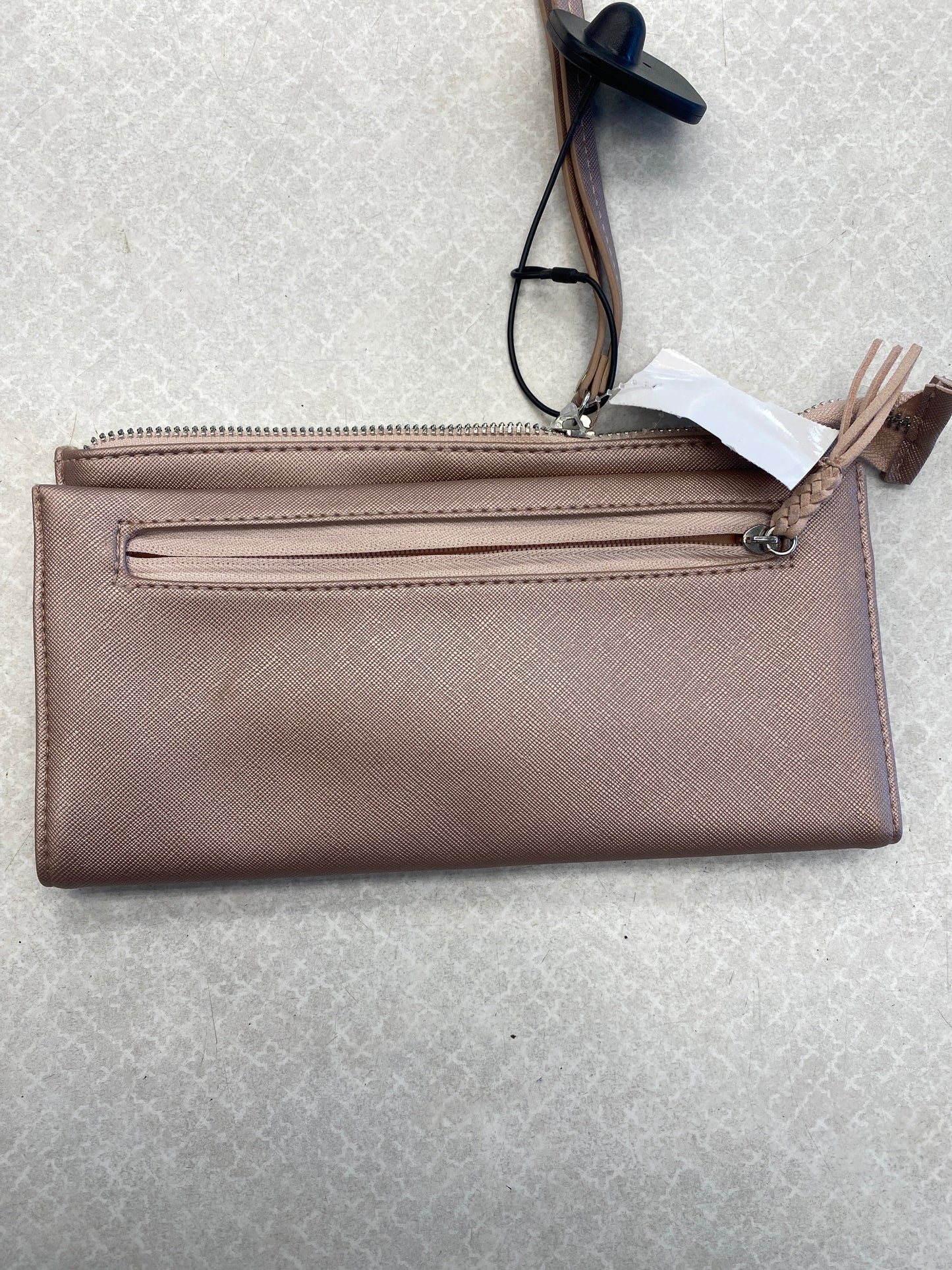 Wristlet By Clothes Mentor, Size: Medium