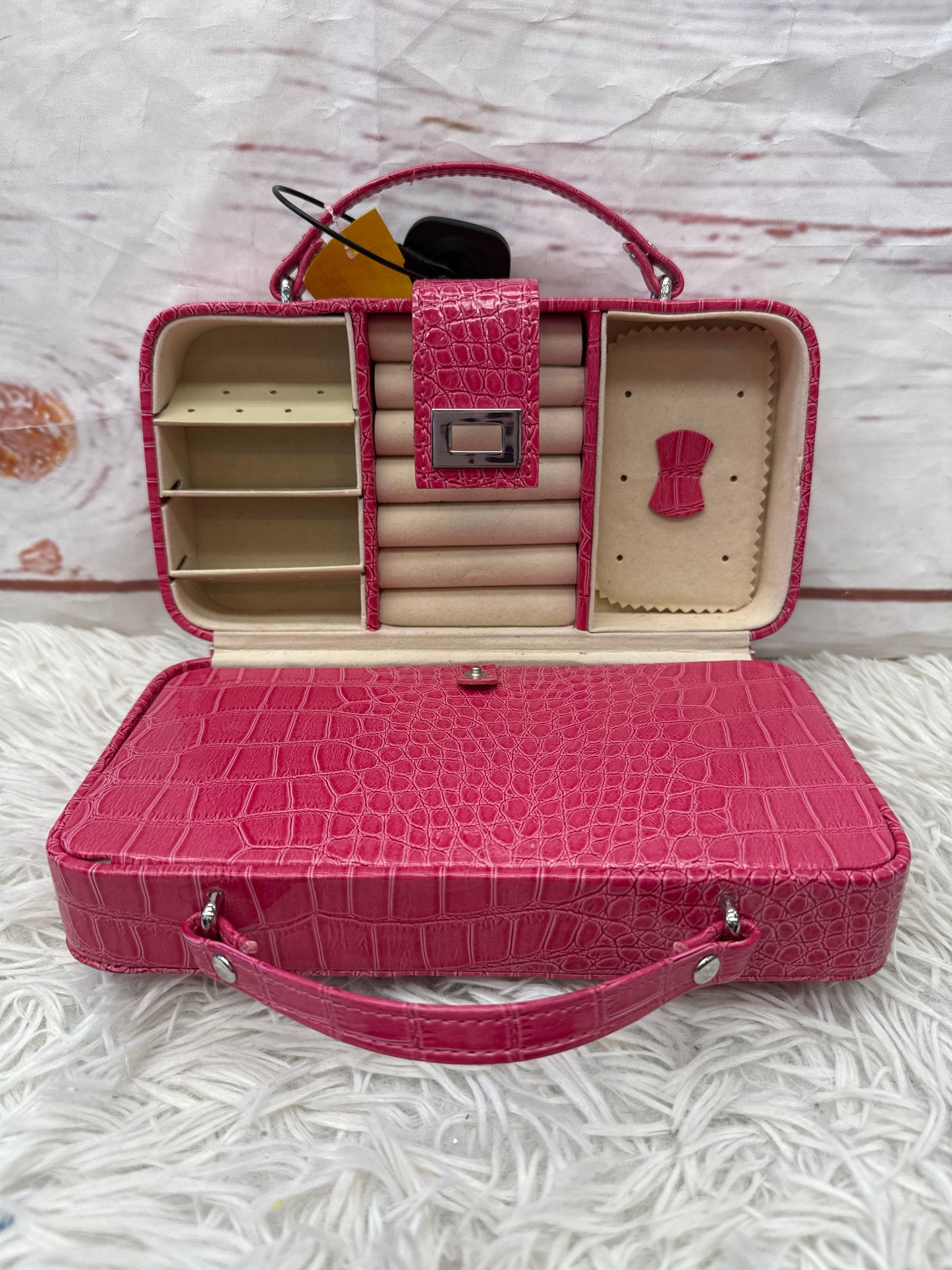 Jewelry Case By Clothes Mentor, Size: Small