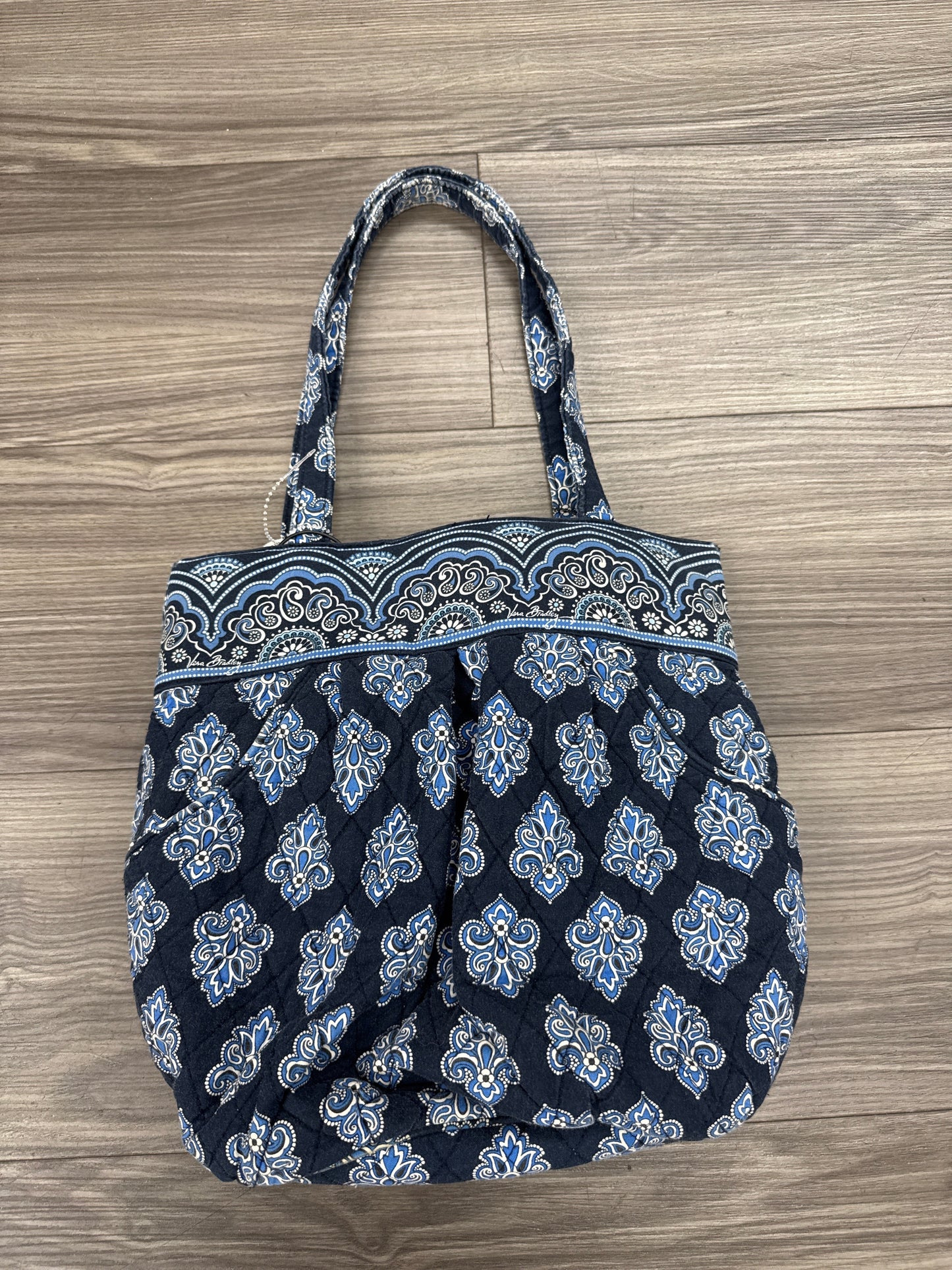 Handbag By Vera Bradley, Size: Medium