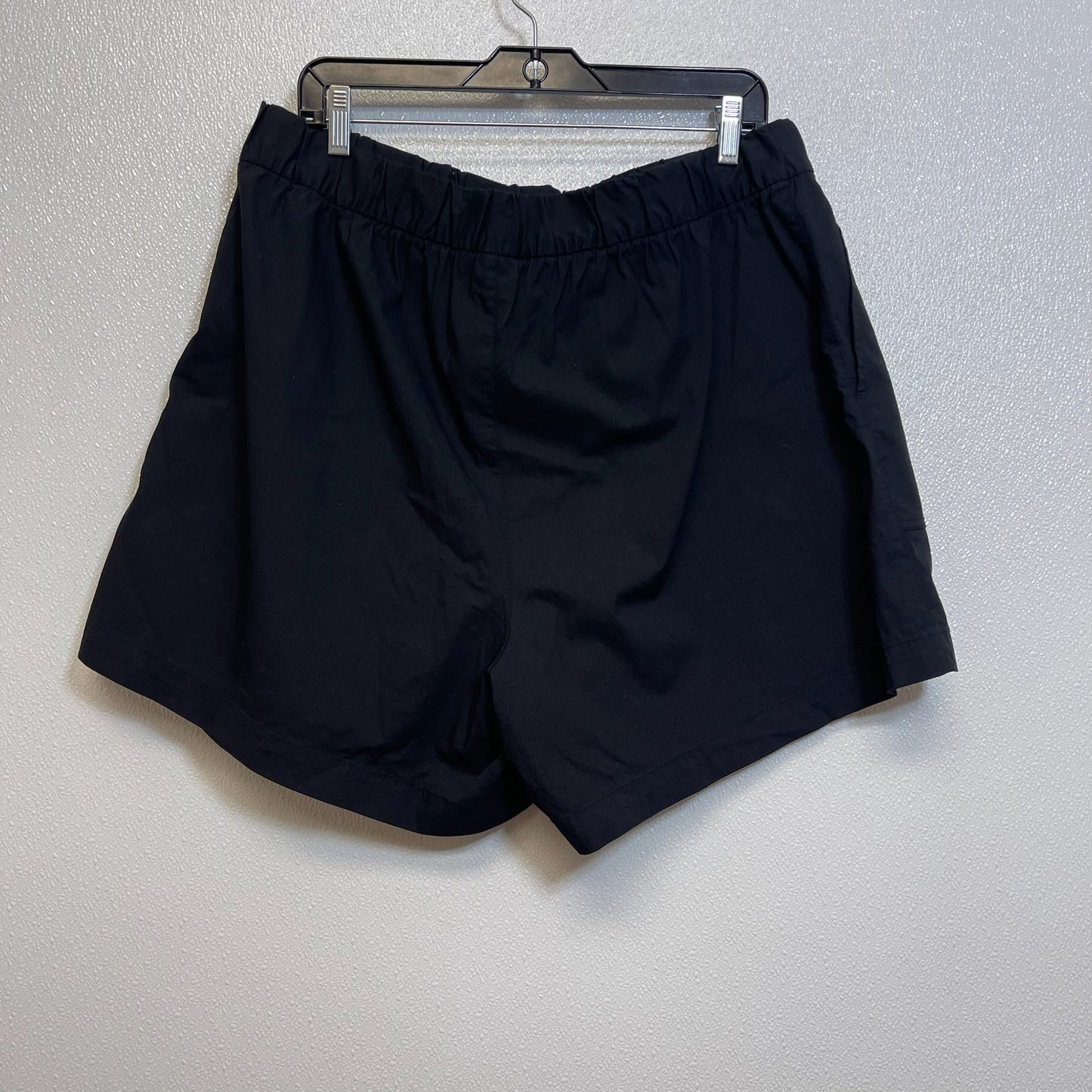 Shorts By Gap In Black, Size: Xl