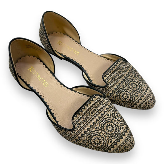 Shoes Flats By Restricted In Cream, Size: 8.5