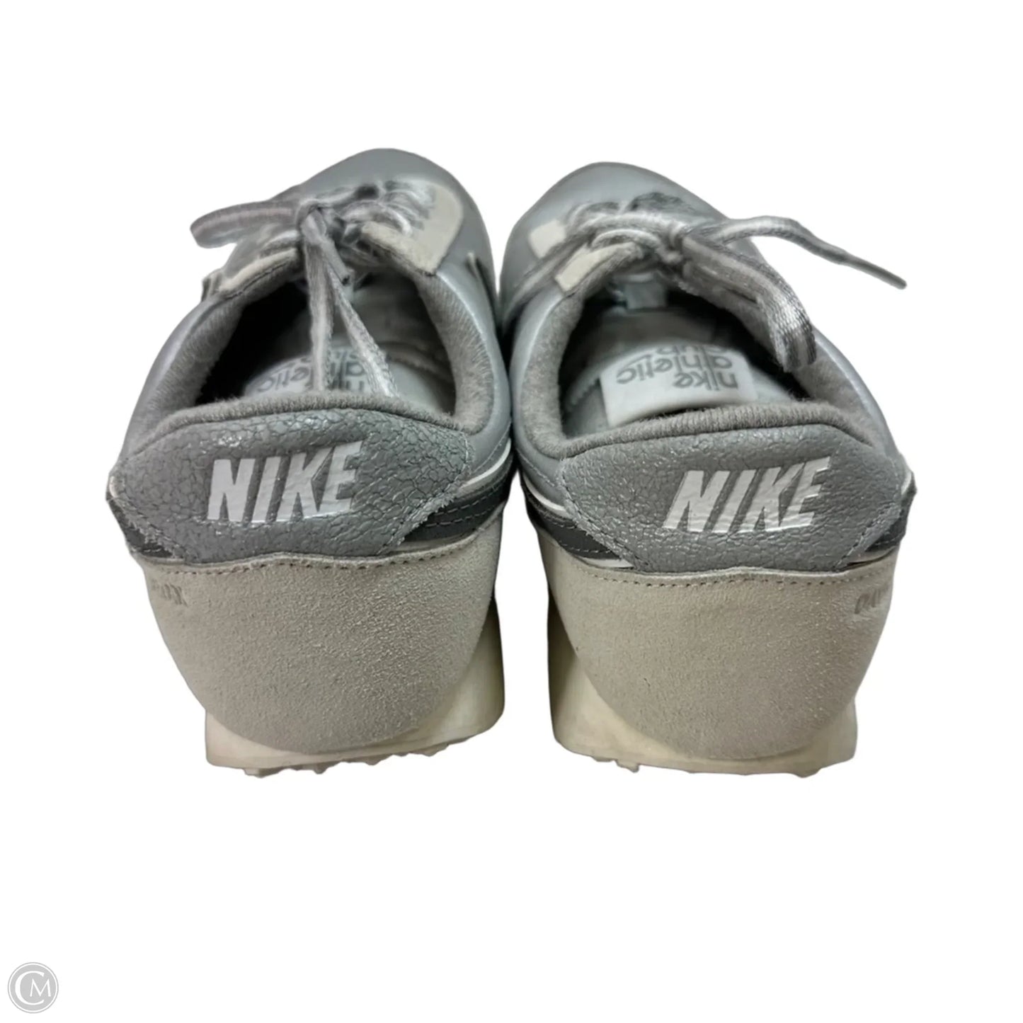 Shoes Sneakers By Nike In Silver, Size: 8