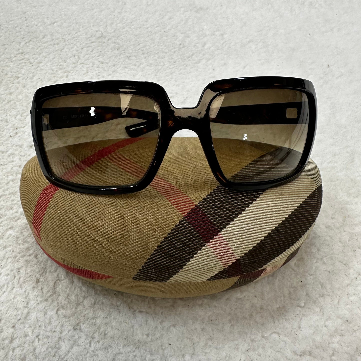 Sunglasses Designer Burberry, Size 02 Piece