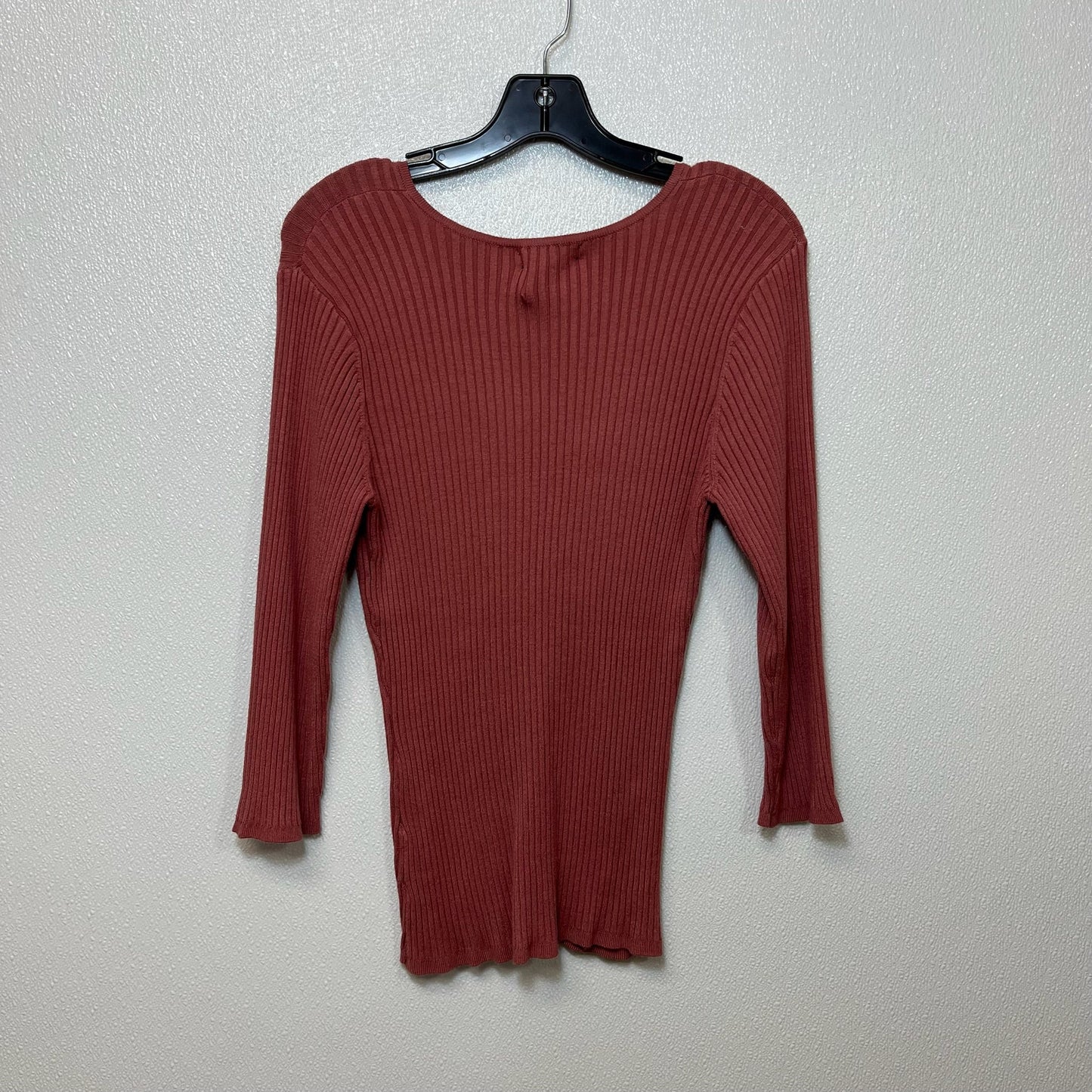 Sweater By Clothes Mentor  Size: M