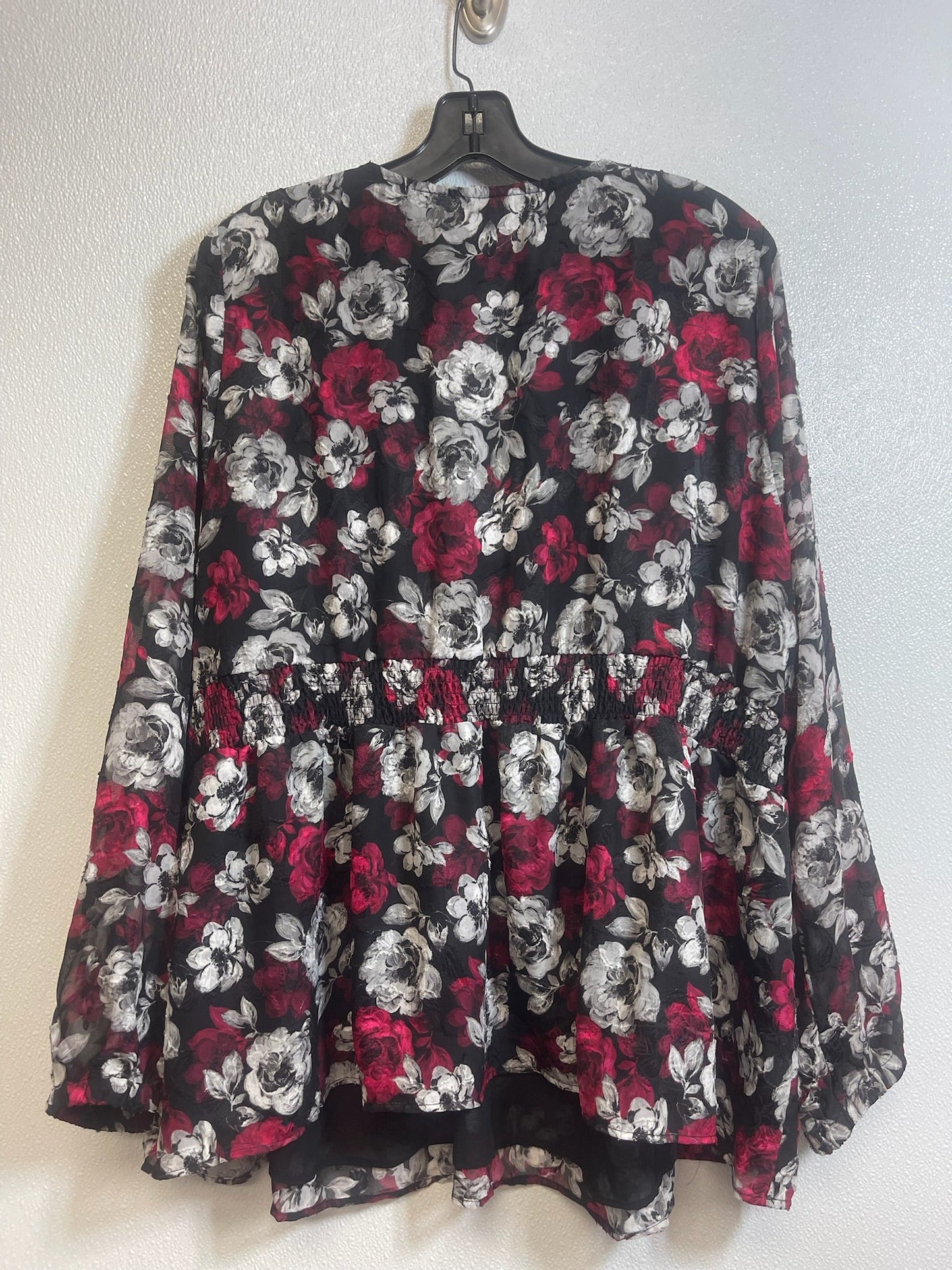 Top Long Sleeve By Torrid  Size: 3