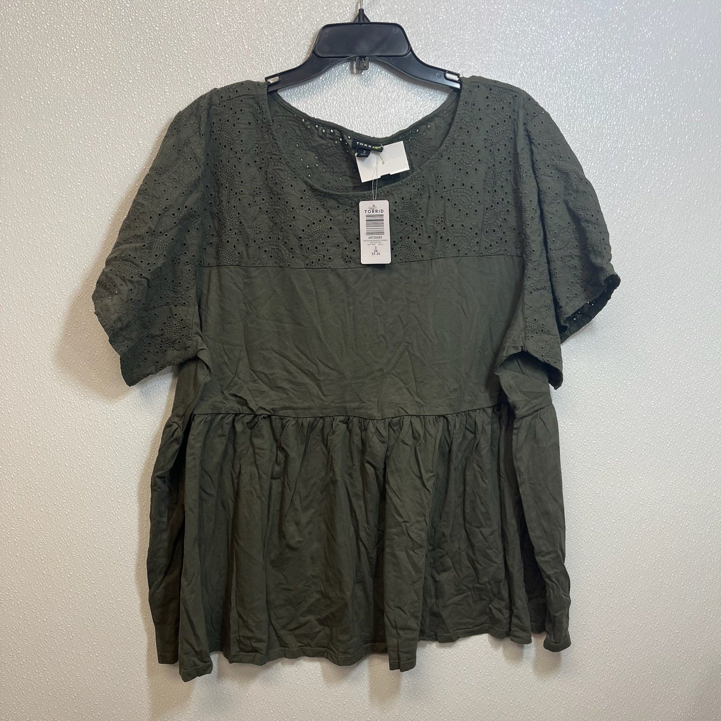 Top Short Sleeve By Torrid  Size: 3