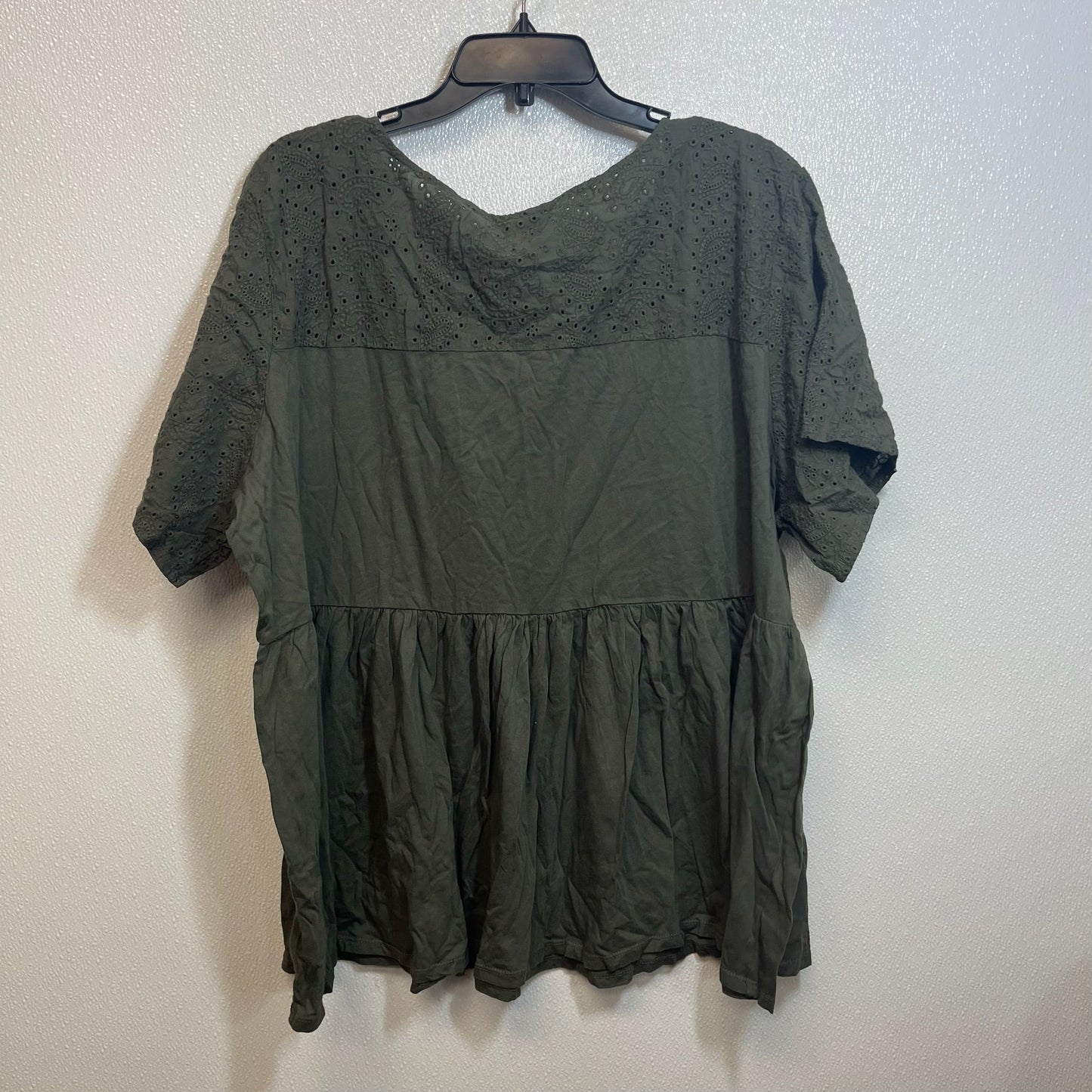 Top Short Sleeve By Torrid  Size: 3