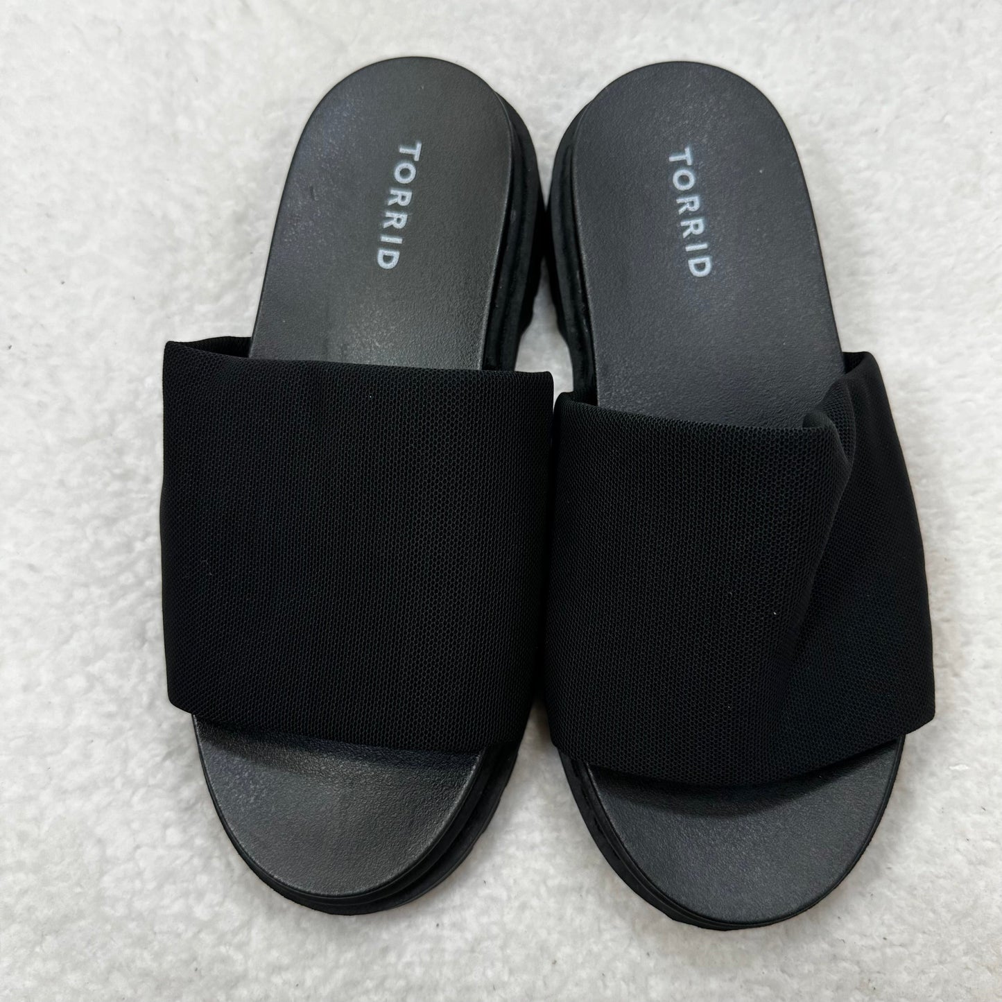 Black Sandals Flats Torrid, Size 7