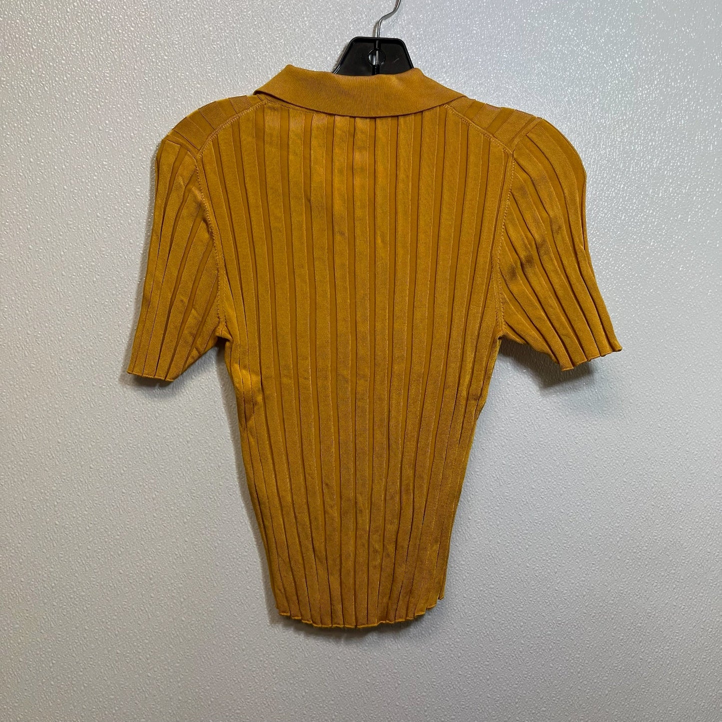 Top Short Sleeve By Zara In Gold, Size: M