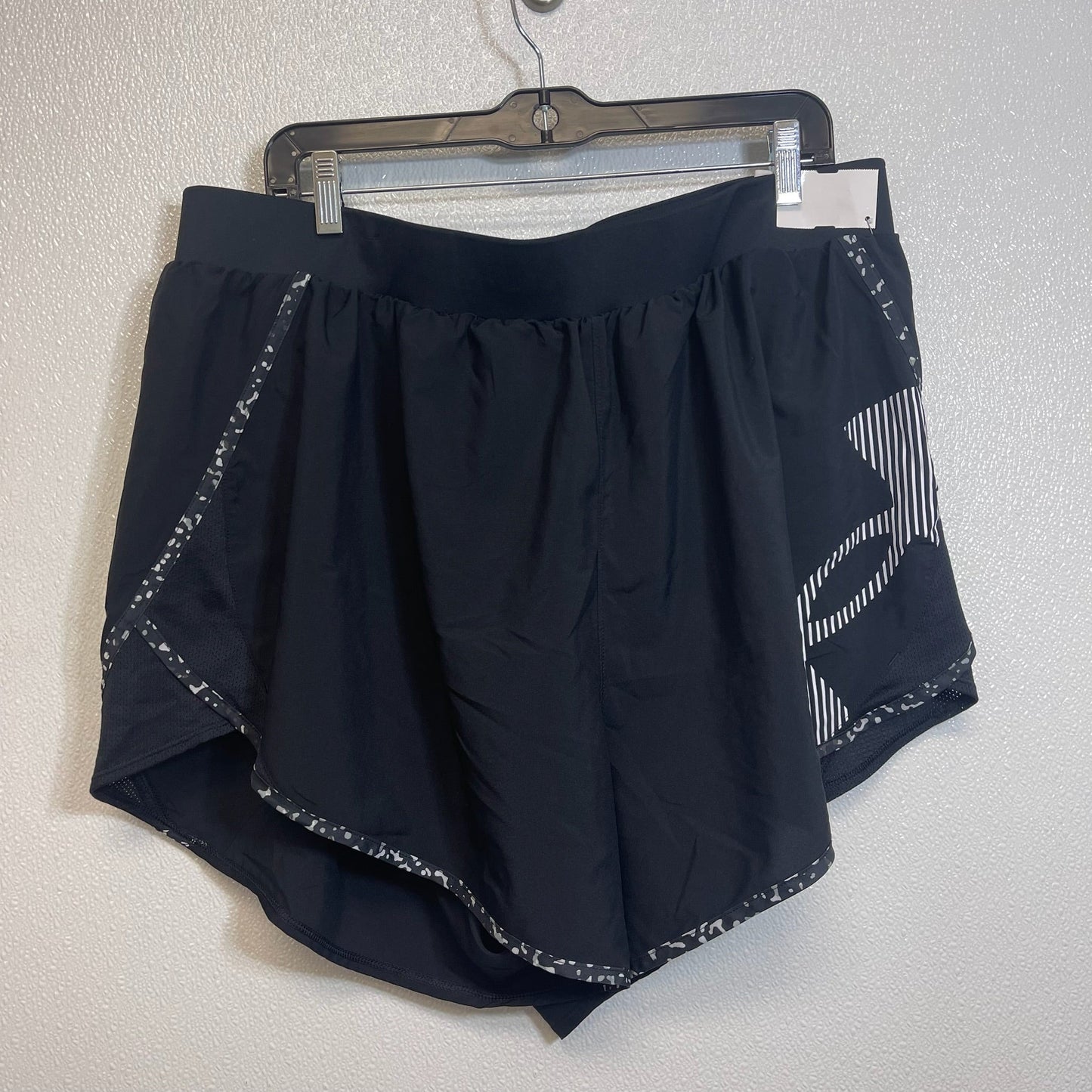 Athletic Shorts By Under Armour In Black, Size: 2x