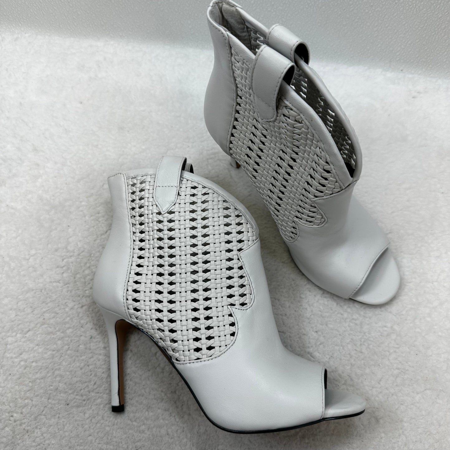 White Boots Ankle Heels Jessica Simpson, Size 8