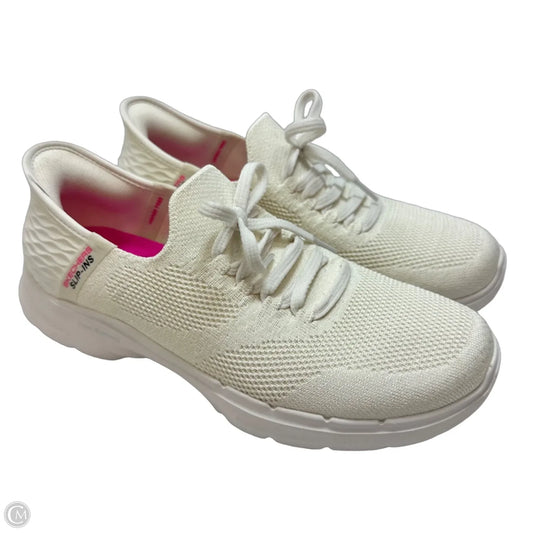 Slip in Shoes Sneakers By Skechers In White, Size: 7.5