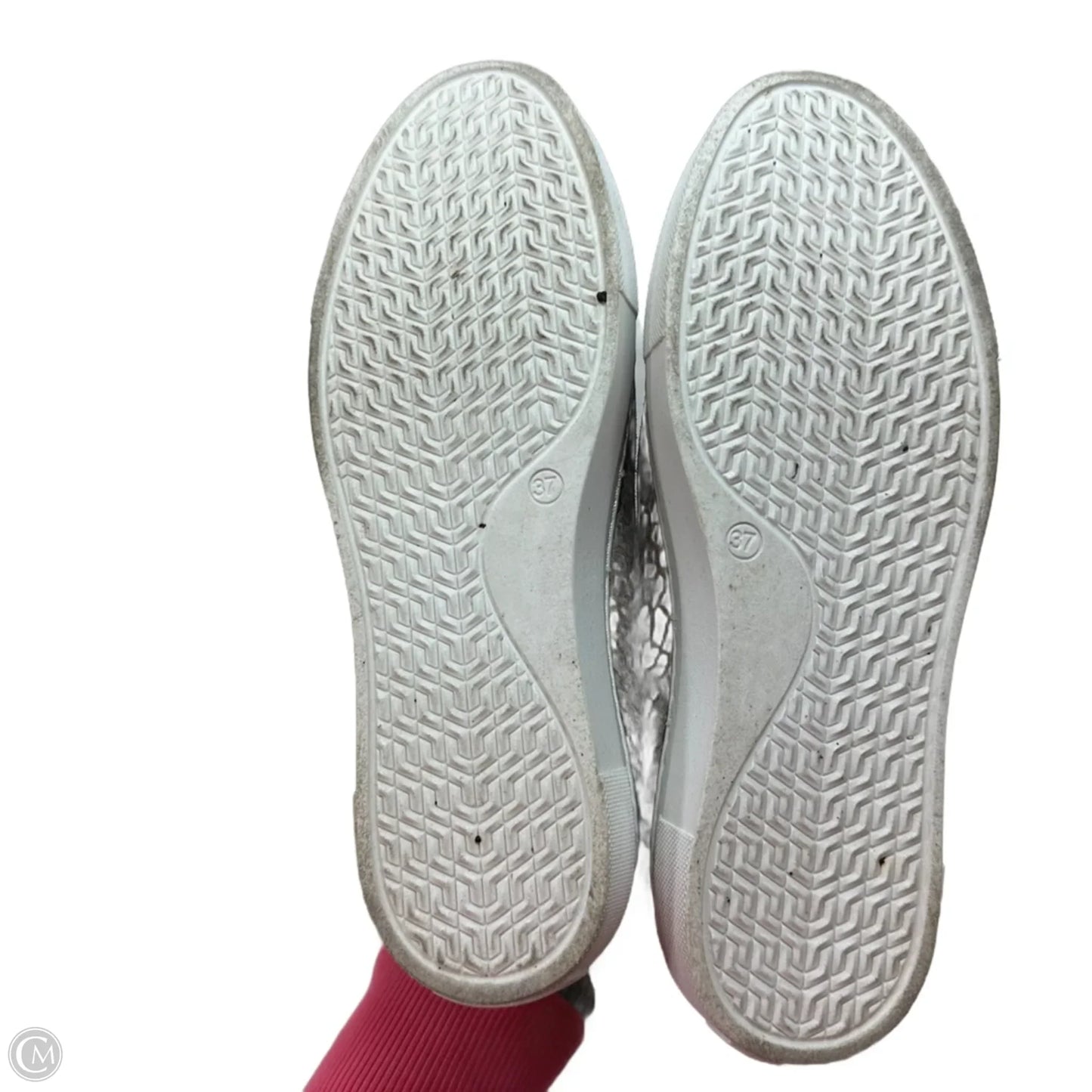 Shoes Sneakers By Clothes Mentor In Animal Print, Size: 7