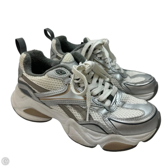 Shoes Sneakers By Reebok In Silver & White, Size: 8