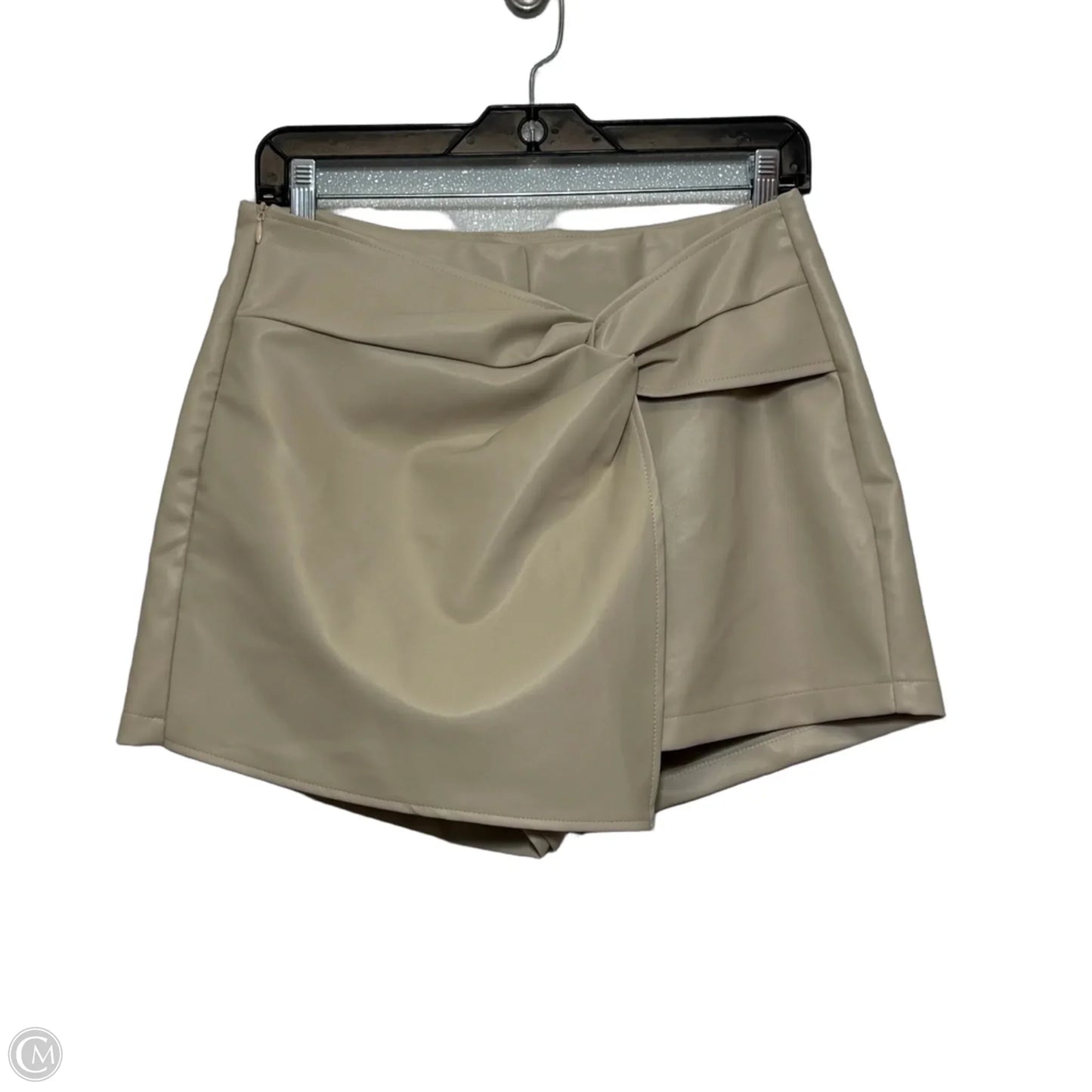 Skirt shorts By Clothes Mentor In Beige, Size: 6