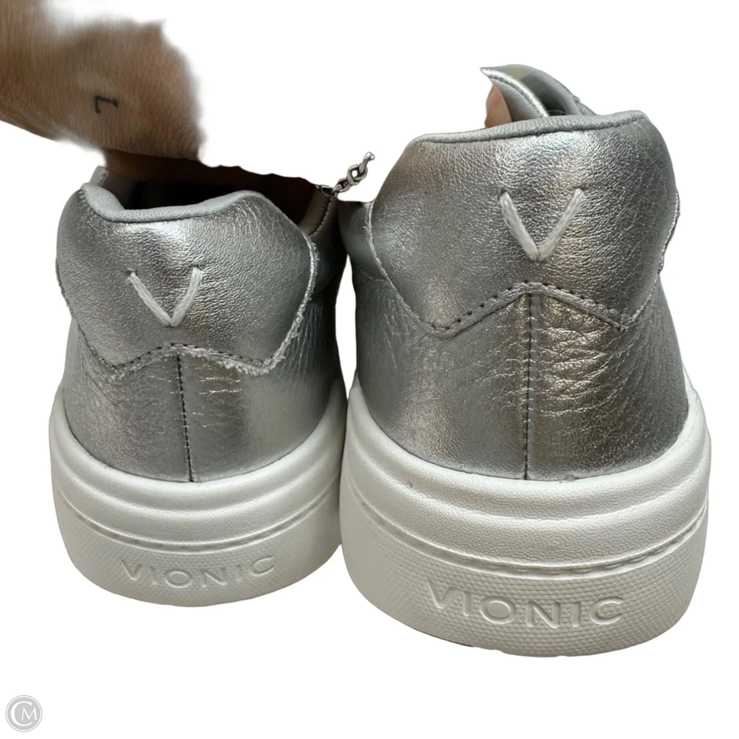 Shoes Sneakers By Vionic In Silver, Size: 7