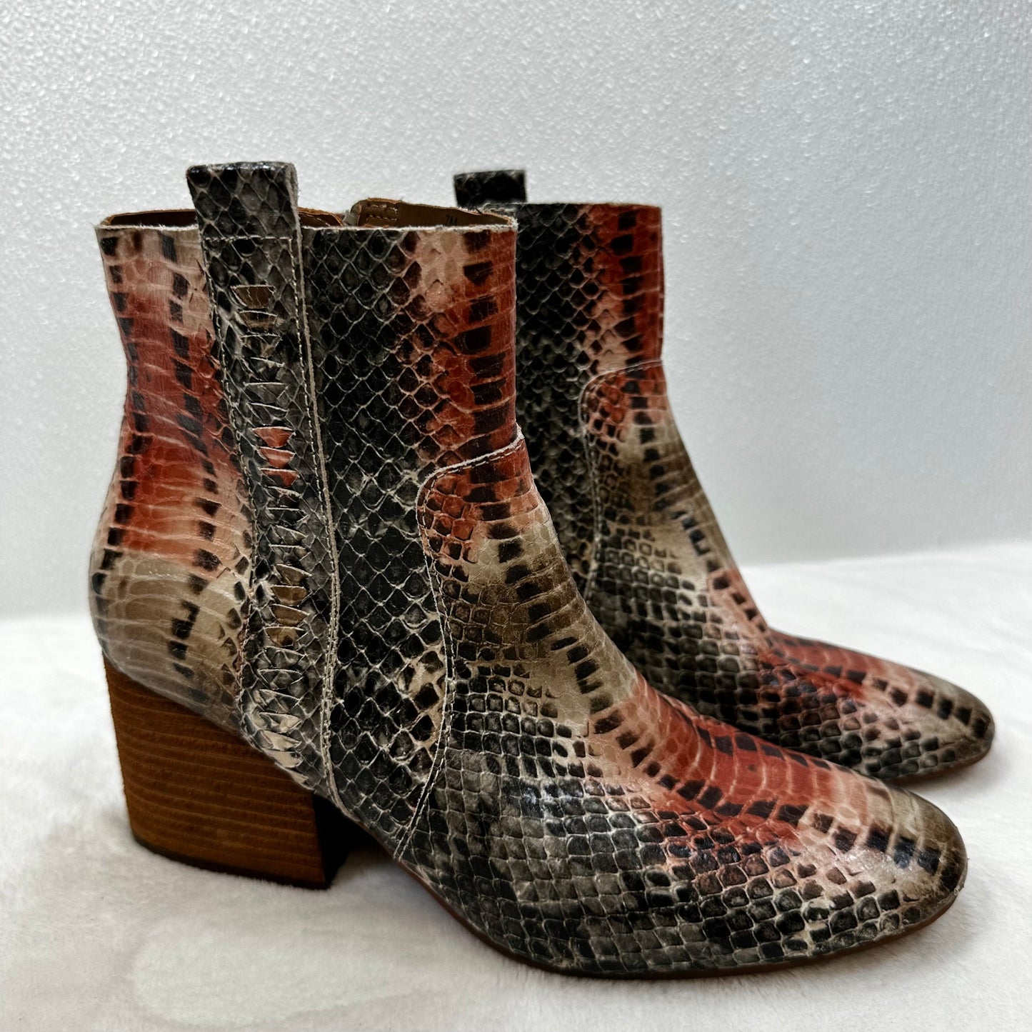 Boots Ankle Heels By Korks In Snakeskin Print, Size: 7