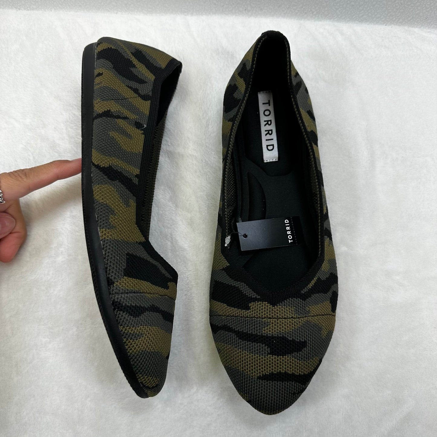 Shoes Flats Ballet By Torrid In Camoflauge, Size: 8.5