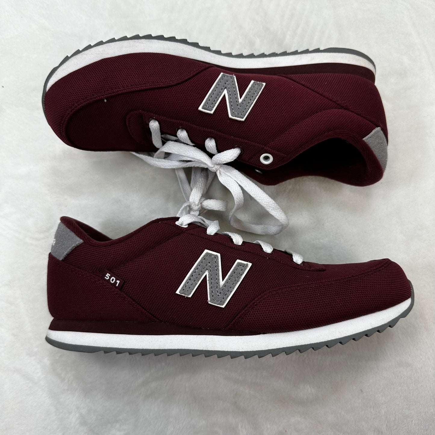 Shoes Sneakers By New Balance In Maroon, Size: 6