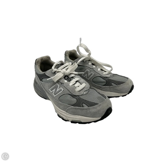 Shoes Athletic By New Balance In Grey & White, Size: 6.5