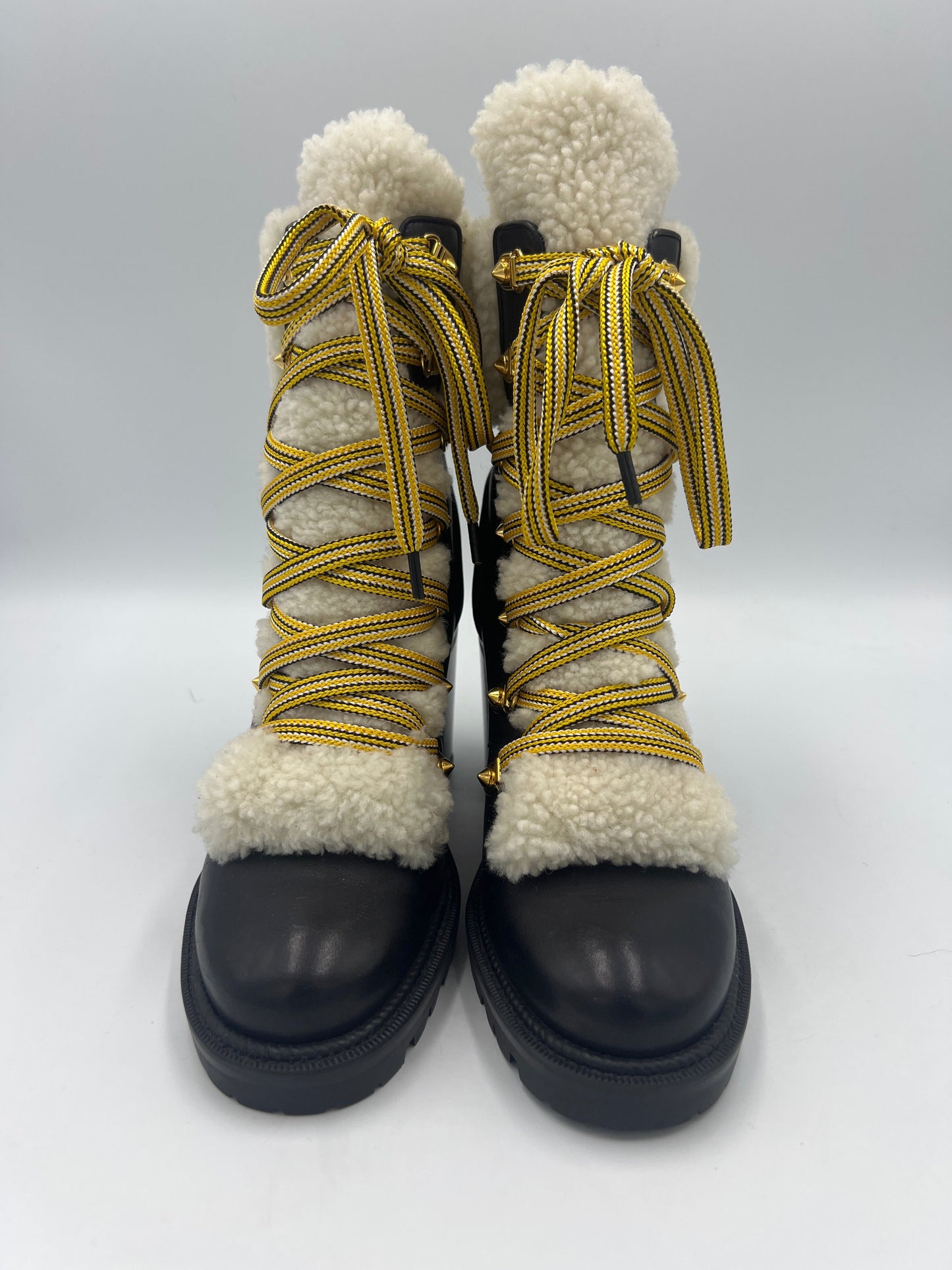 Like New! Christian Louboutin Calfskin Yeti Designer Boots Size: 6.5