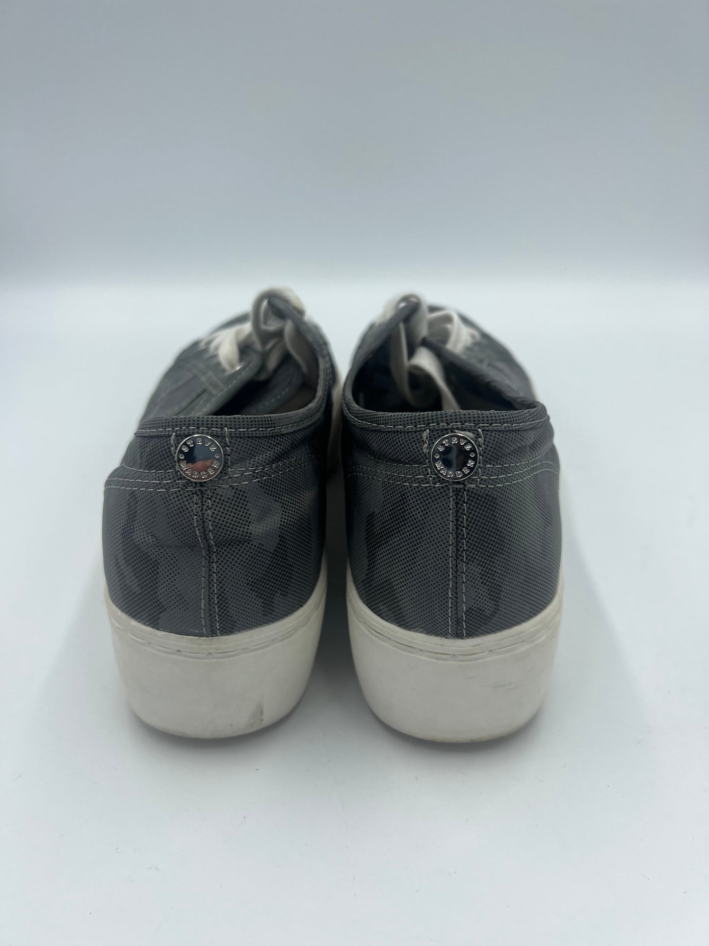 Grey Shoes Sneakers Steve Madden, Size 8.5