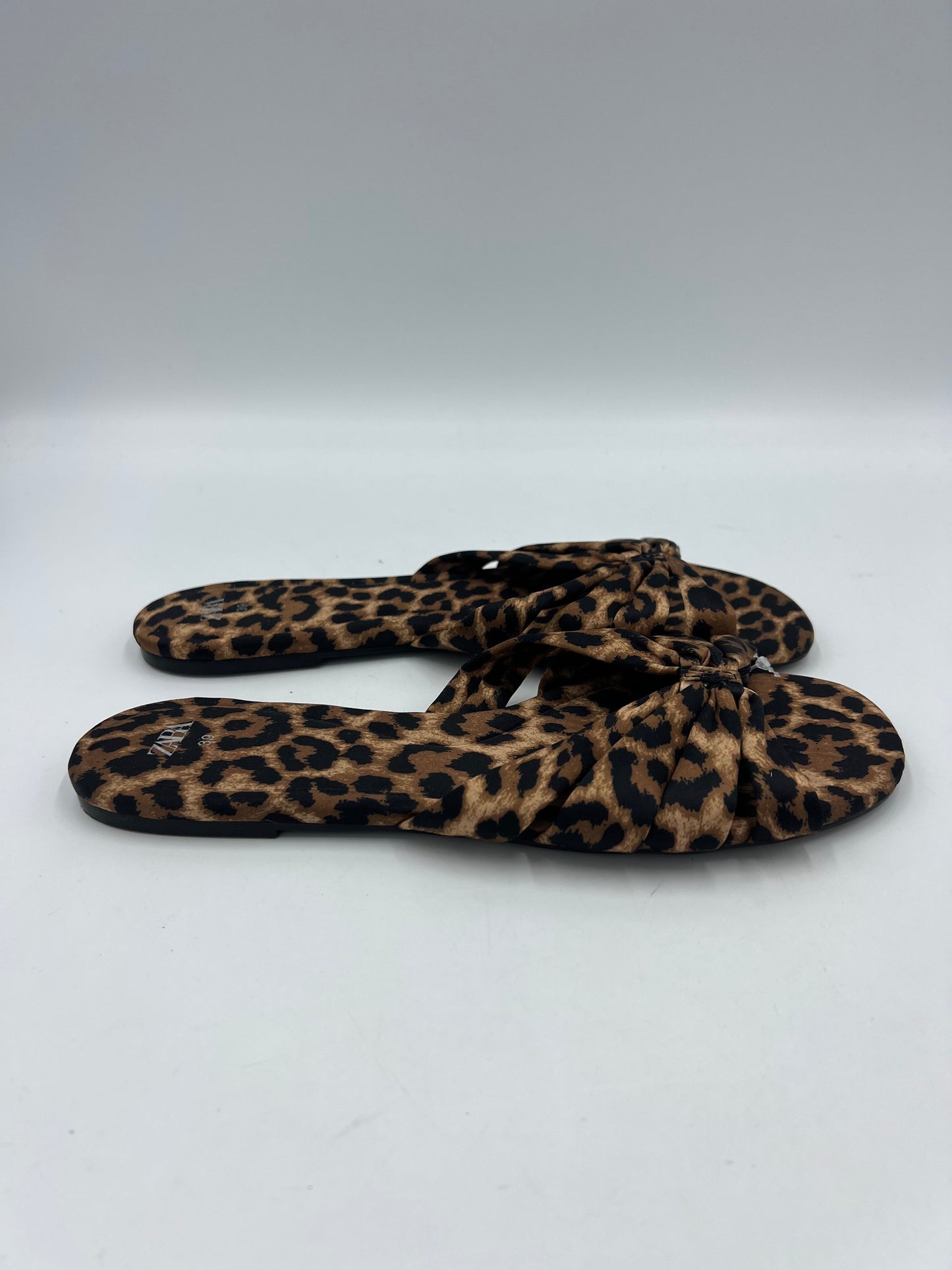 Sandals Flats By Zara In Animal Print, Size: 9