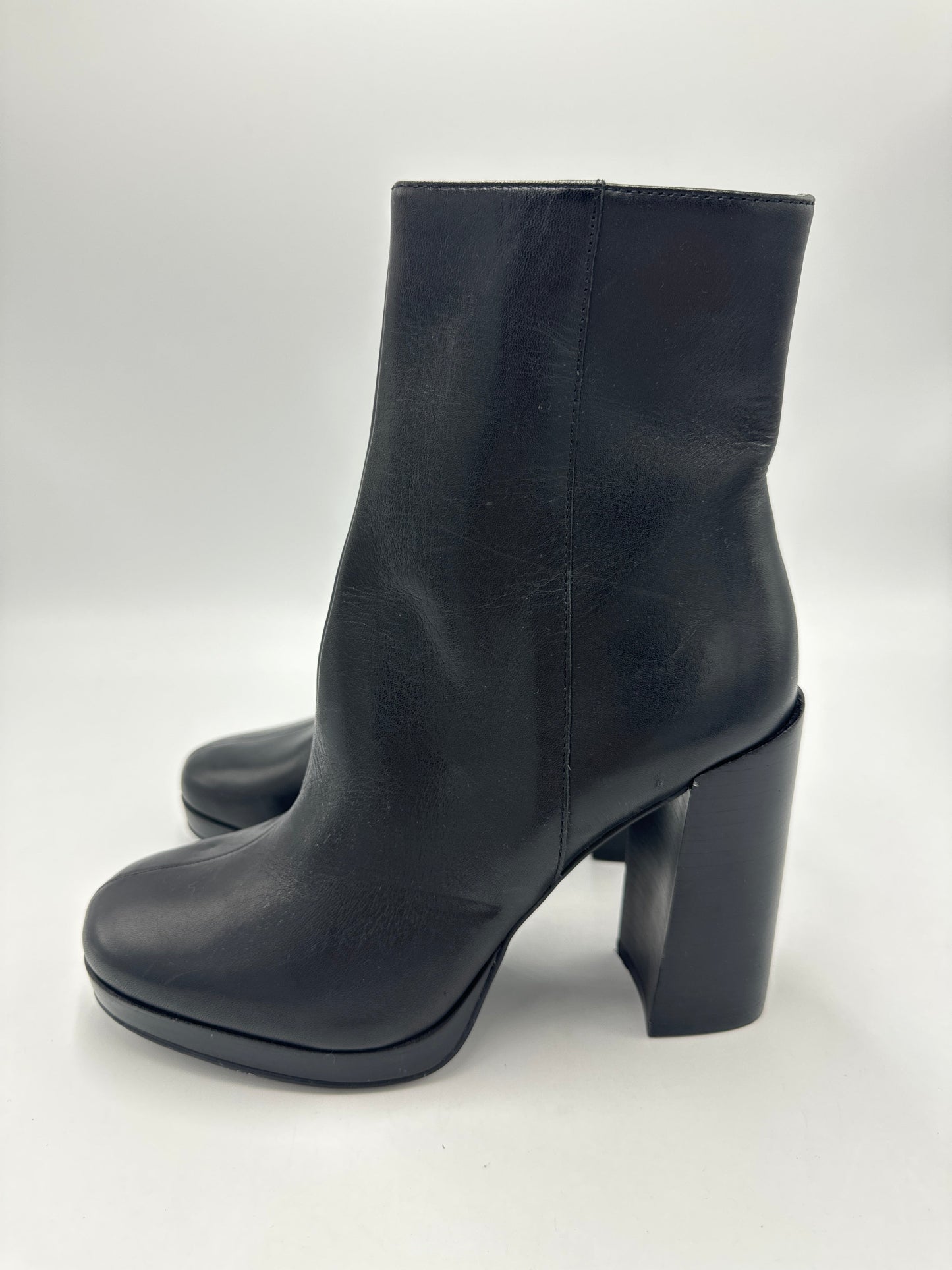 Boots Ankle Heels By Steve Madden In Black, Size: 6