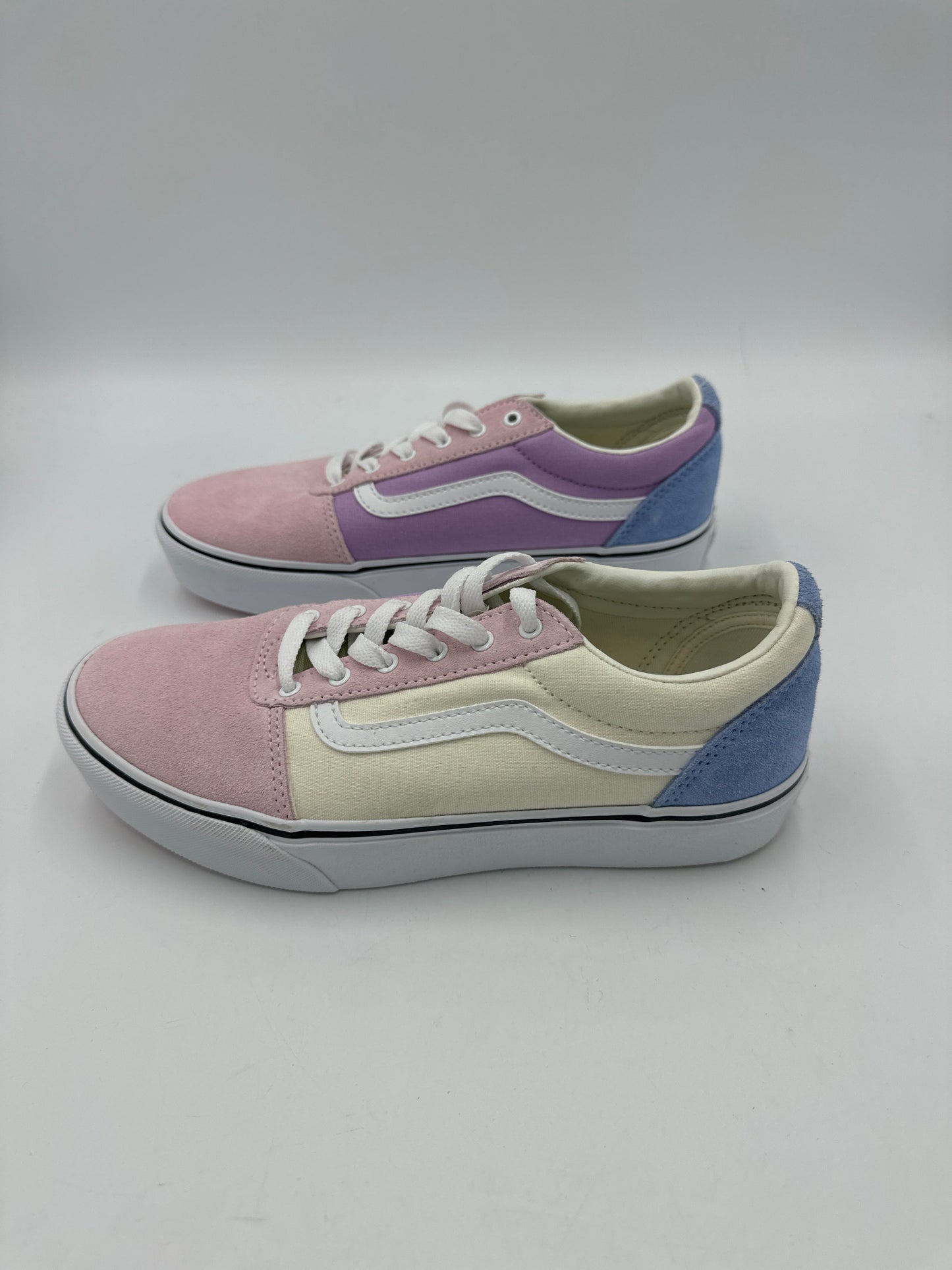 Shoes Sneakers By Vans In Multi-colored, Size: 6