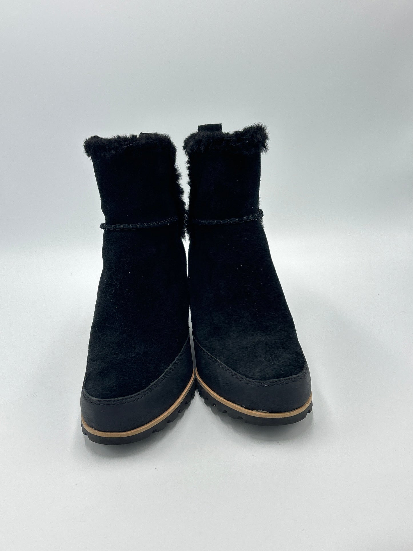 Boots Designer By UGG In Black, Size: 7