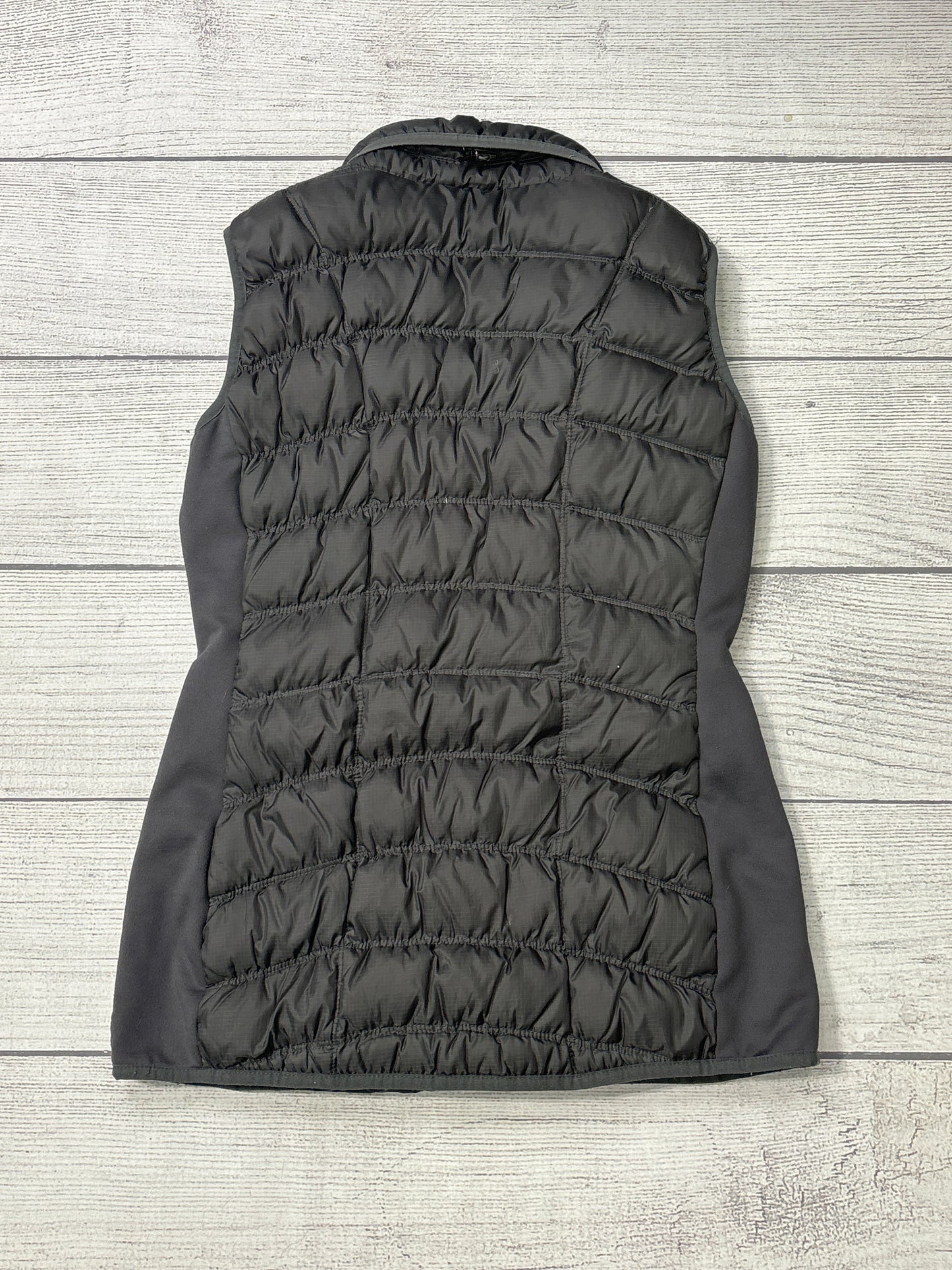 Vest Puffer & Quilted By Michael Kors In Grey, Size: S