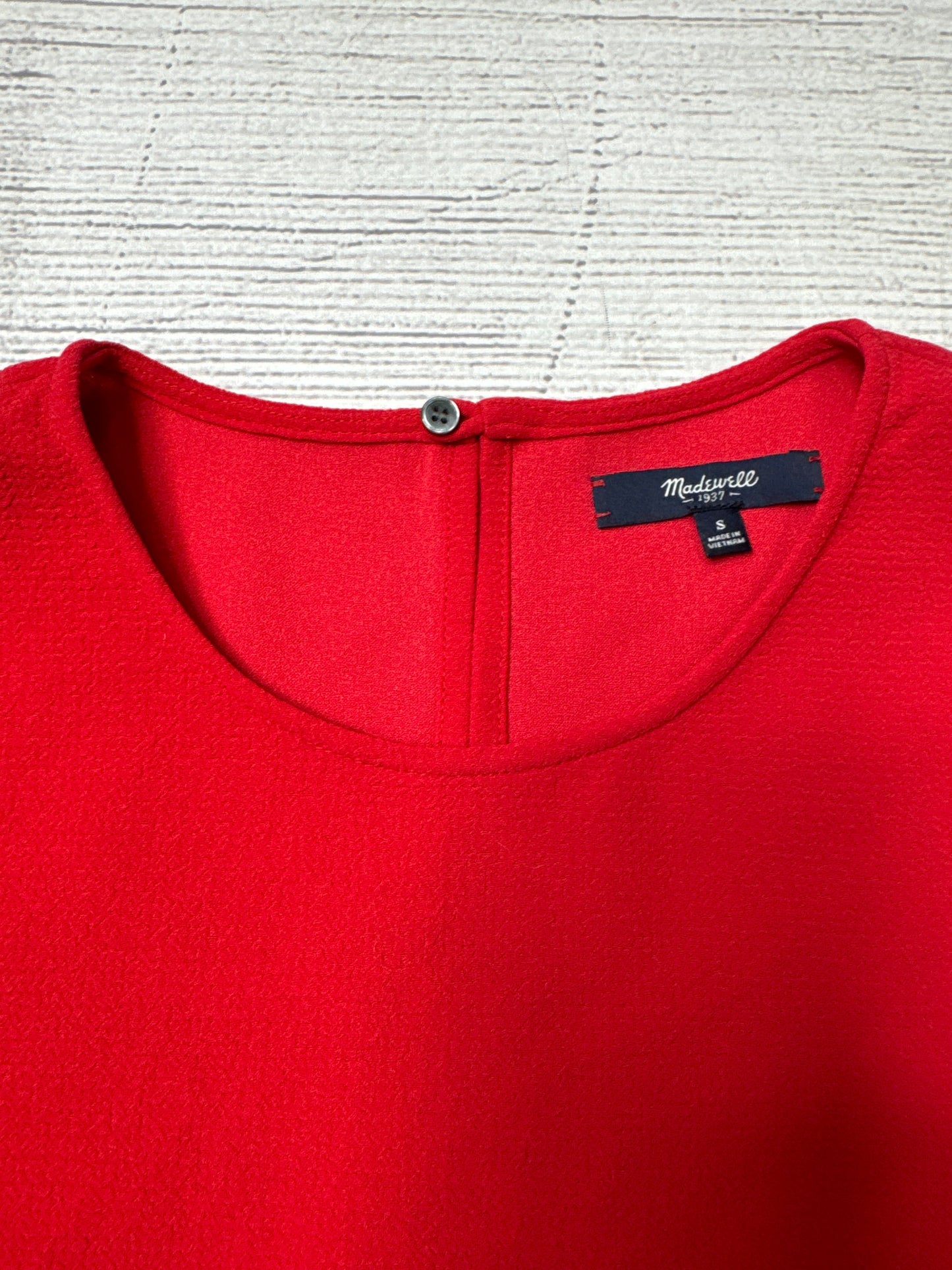 Top Short Sleeve By Madewell In Red, Size: S