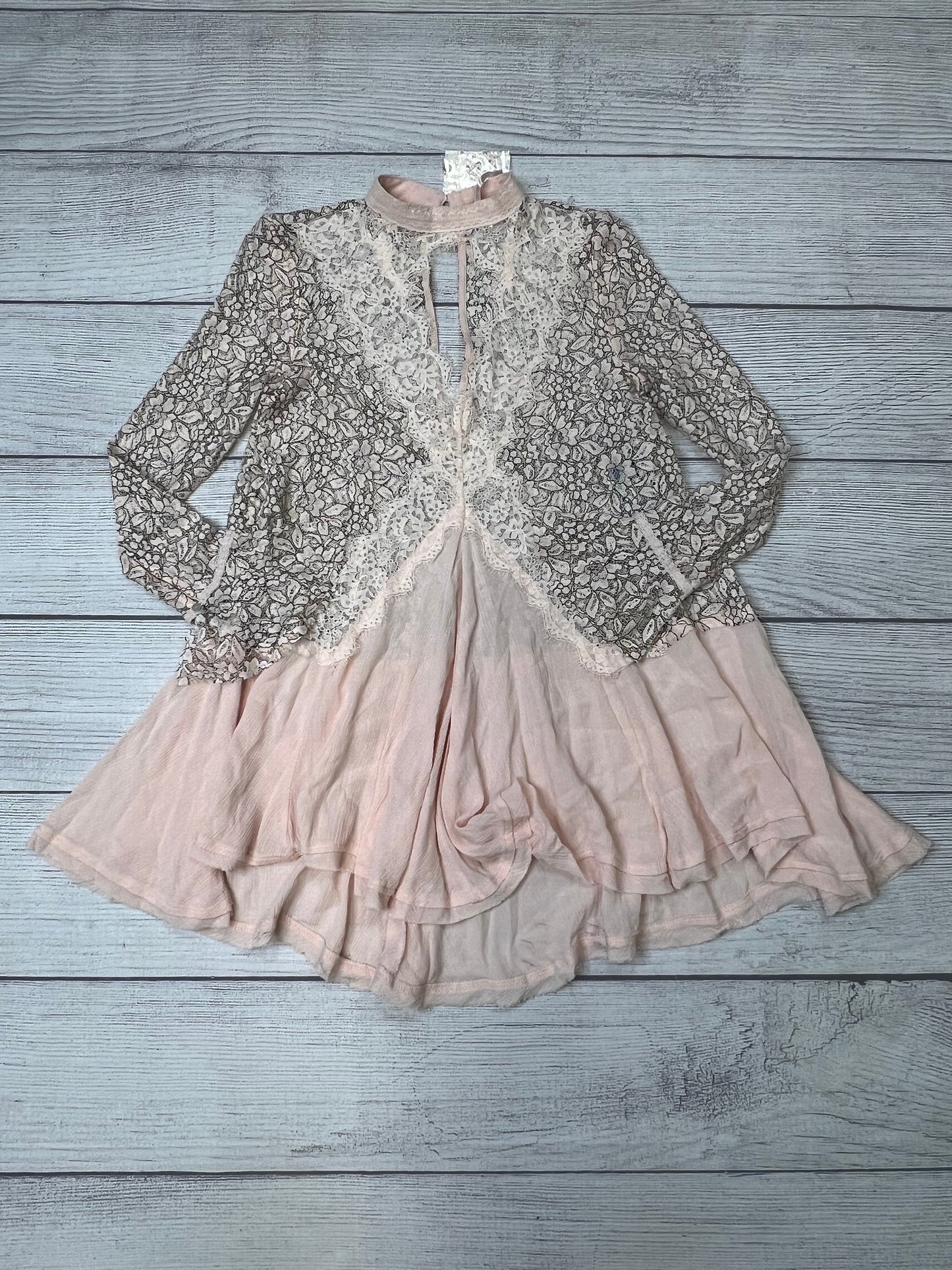 Dress Casual Short By Free People  Size: Xs