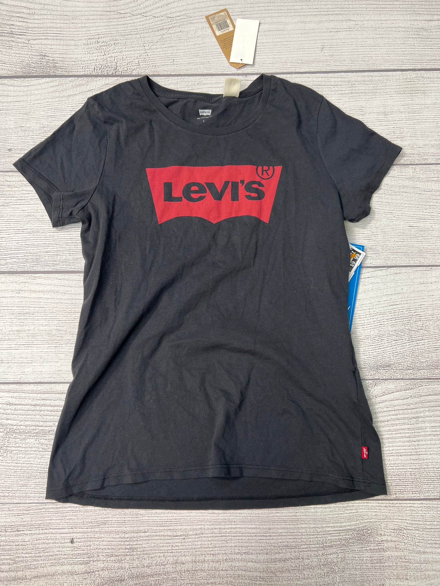 Top Short Sleeve By Levis In Grey, Size: L