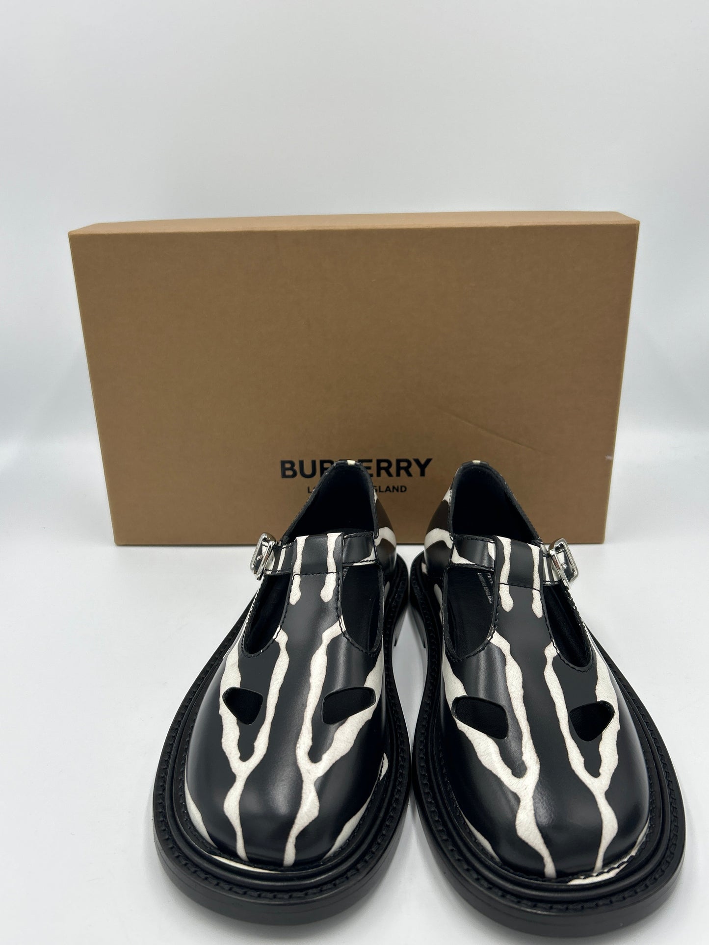 Like New! Burberry Zebra Print Hannie Shoes  Size: 6