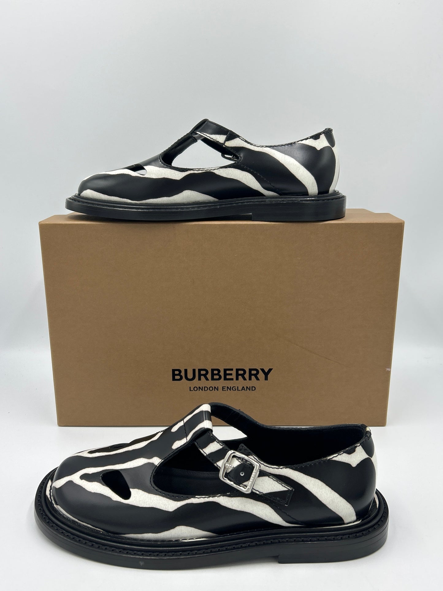 Like New! Burberry Zebra Print Hannie Shoes  Size: 6