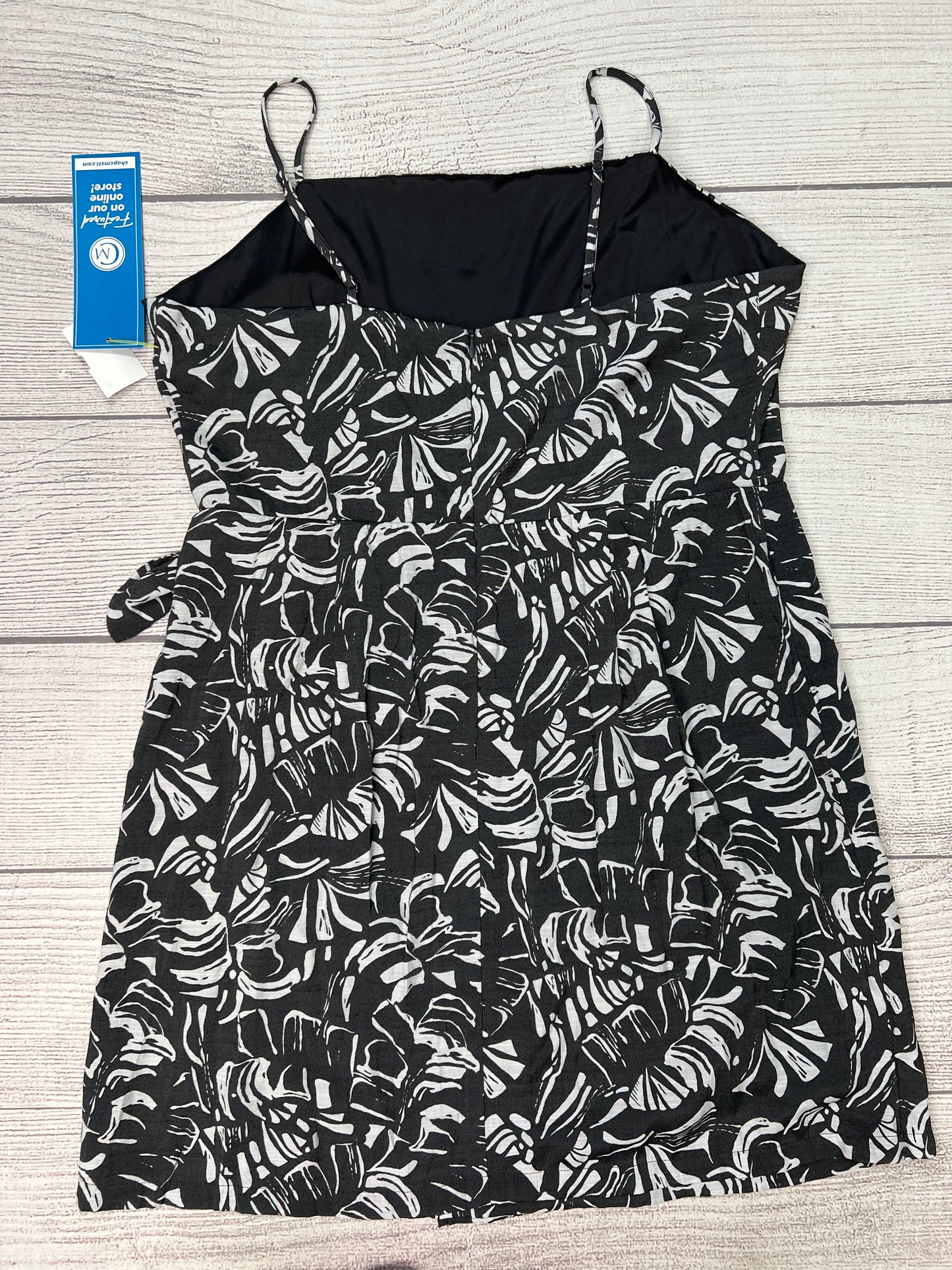 Dress Casual Short By Nine West In Black White, Size: Xl