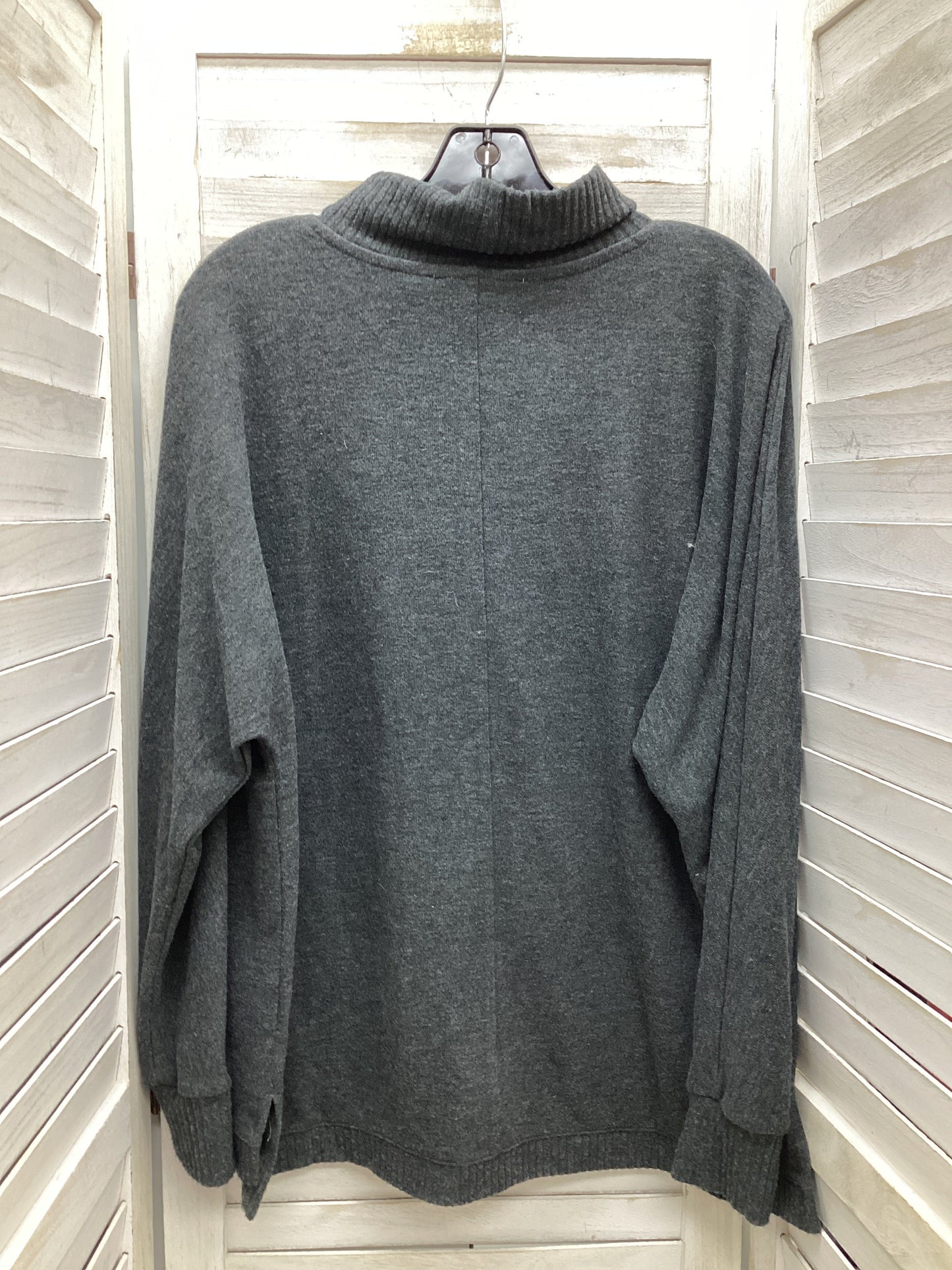 Top Long Sleeve By Loft In Grey, Size: L